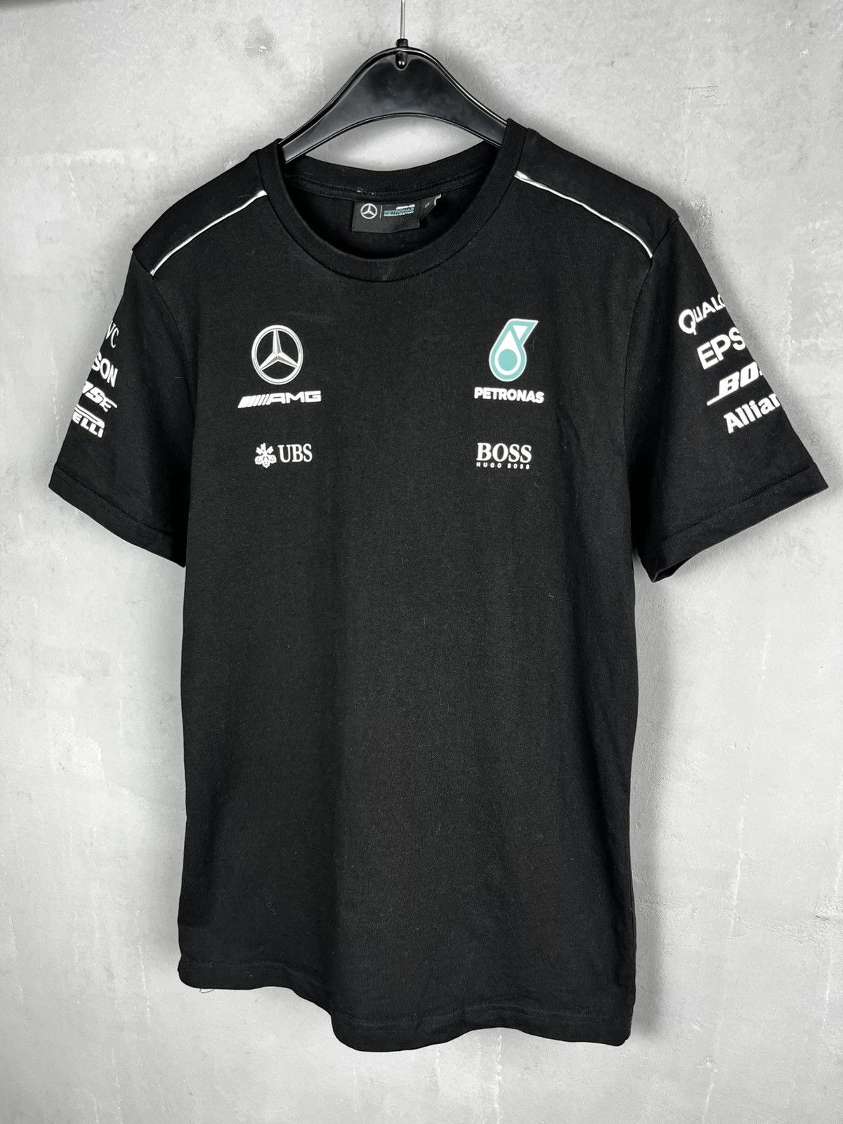 Mercedes-Benz Petronas AMG t shirt size m racing Size US M / EU 48-50 / 2 - 1 Thumbnail
