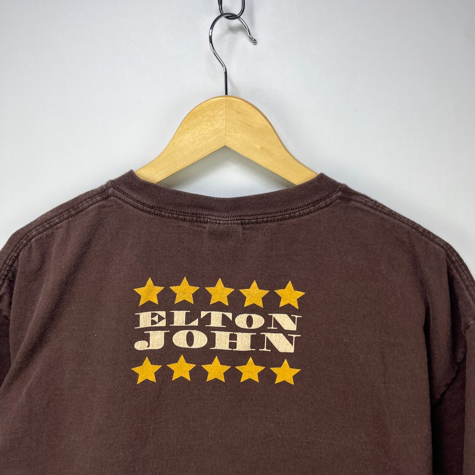 Vintage Vintage Elton John Brown Star Cowboy Tour T Shirt XL Size US XL / EU 56 / 4 - 6 Thumbnail