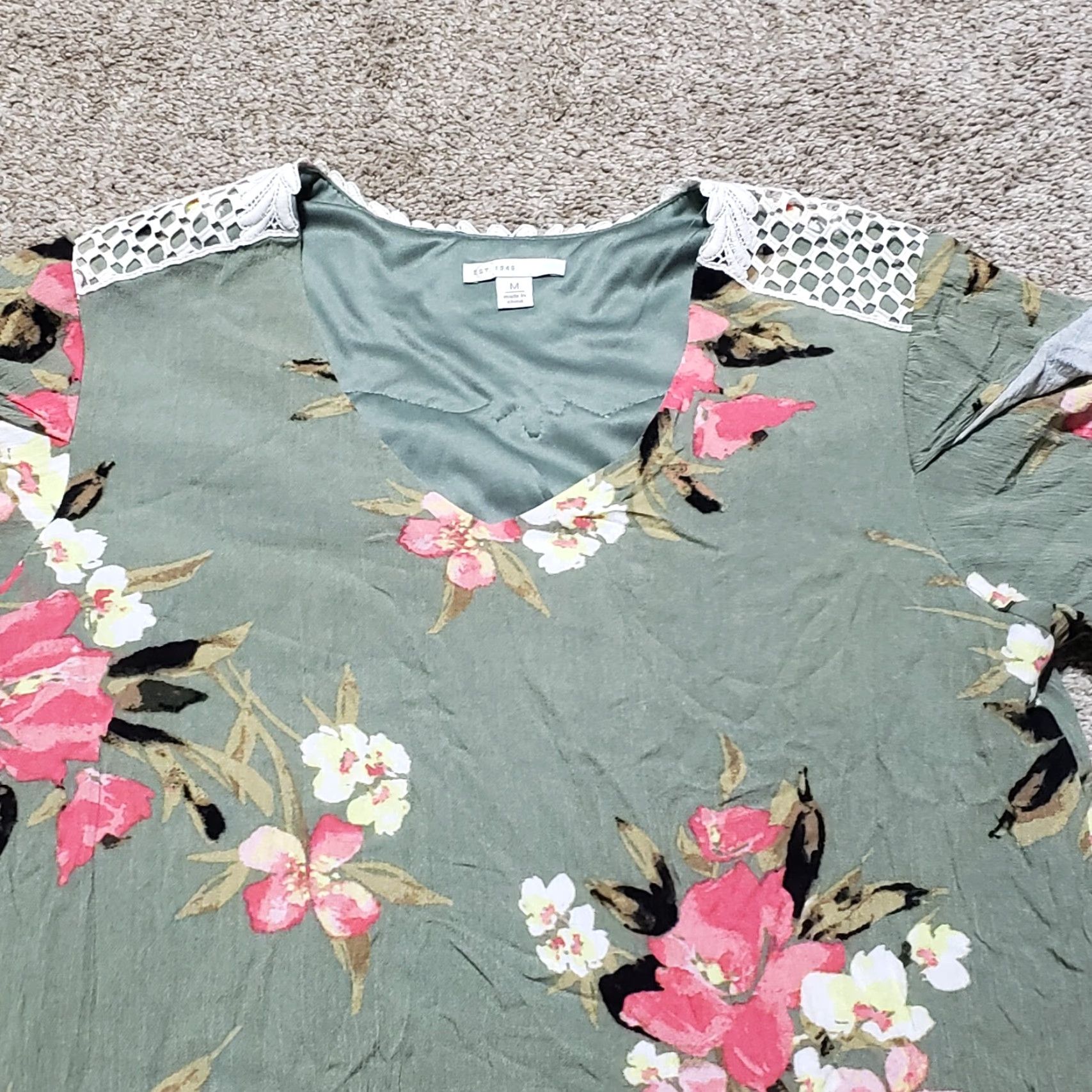 Vintage EST. 1946 Shirt Blouse Women's M Floral Green Polyester Crew Neck Casual Sleeve Size M / US 6-8 / IT 42-44 - 2 Thumbnail