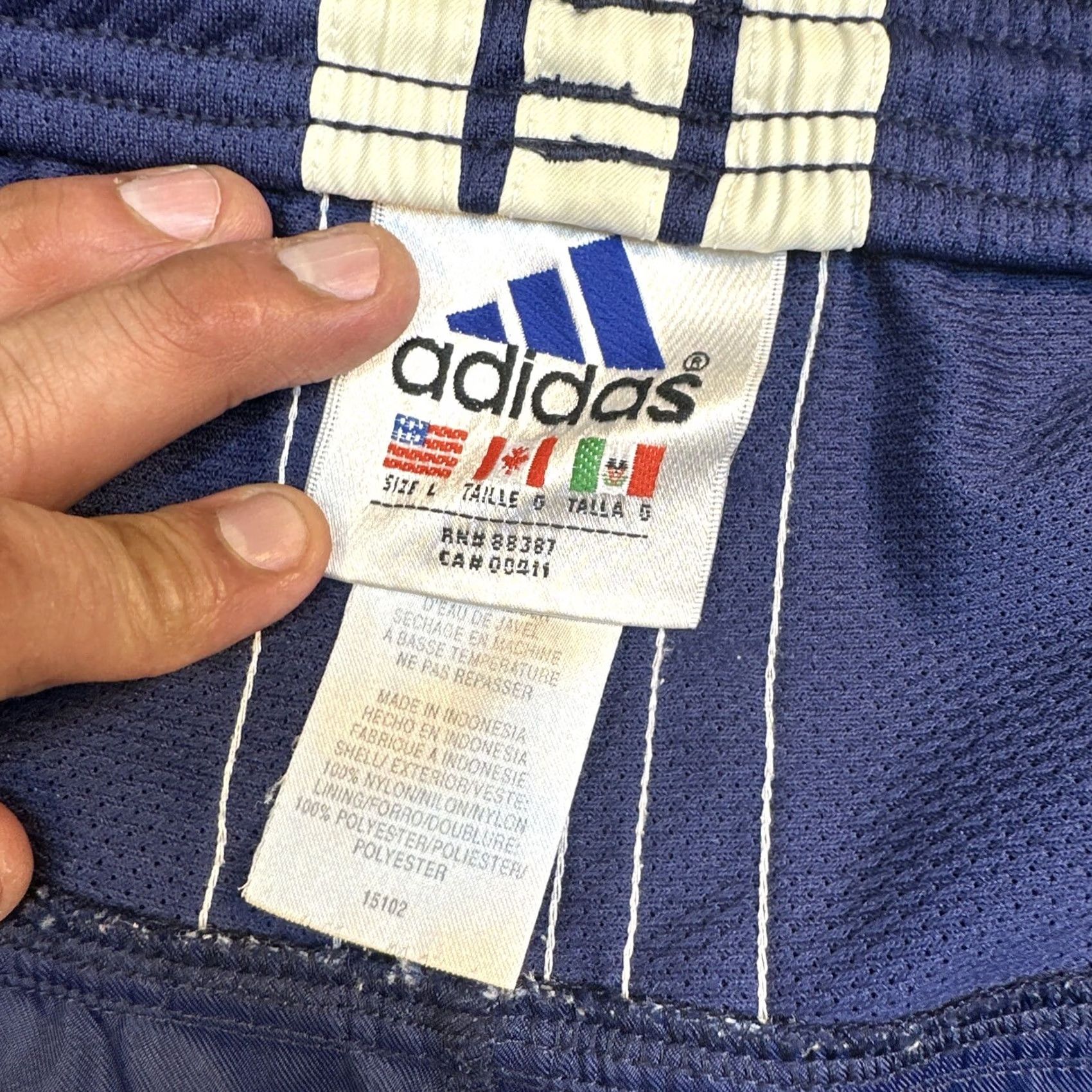 Adidas VINTAGE Adidas Trefoil Soccer Nylon Shorts Men L Blue Athletic 90s Retro Size US 33 - 3 Thumbnail
