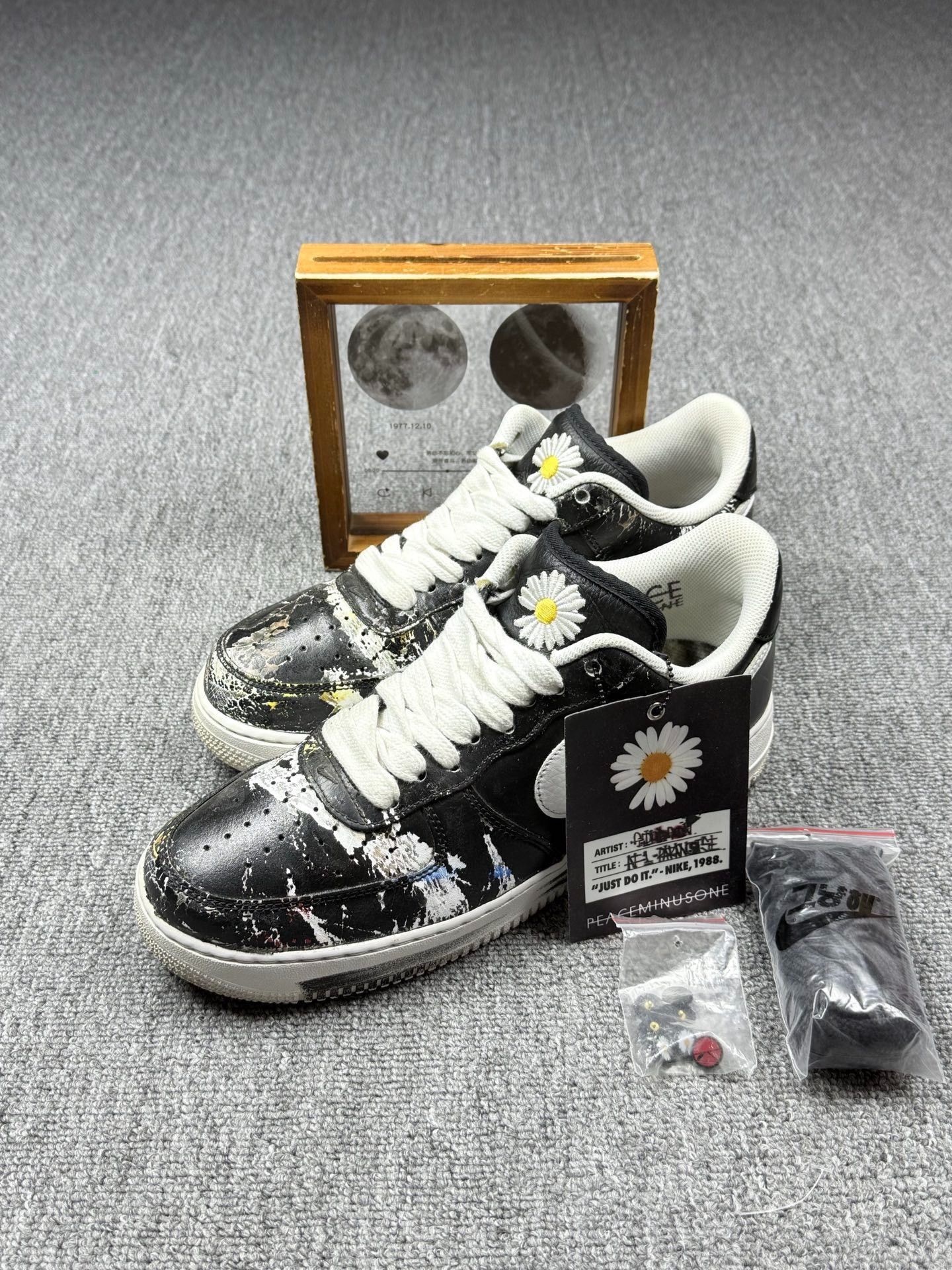 Nike AF1 Black Lowtop Sneakers 11 Men Size US 11 / EU 44 - 1 Thumbnail