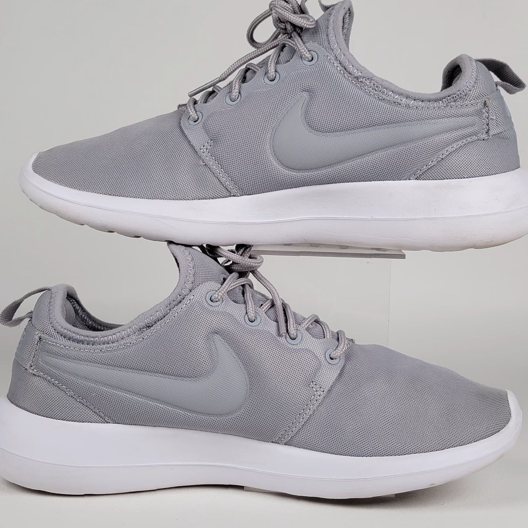 Nike Nike Roshe Two Sneaker Women 8 Gray Wolf Grey 844931-003 Size US 8 / IT 38 - 4 Thumbnail