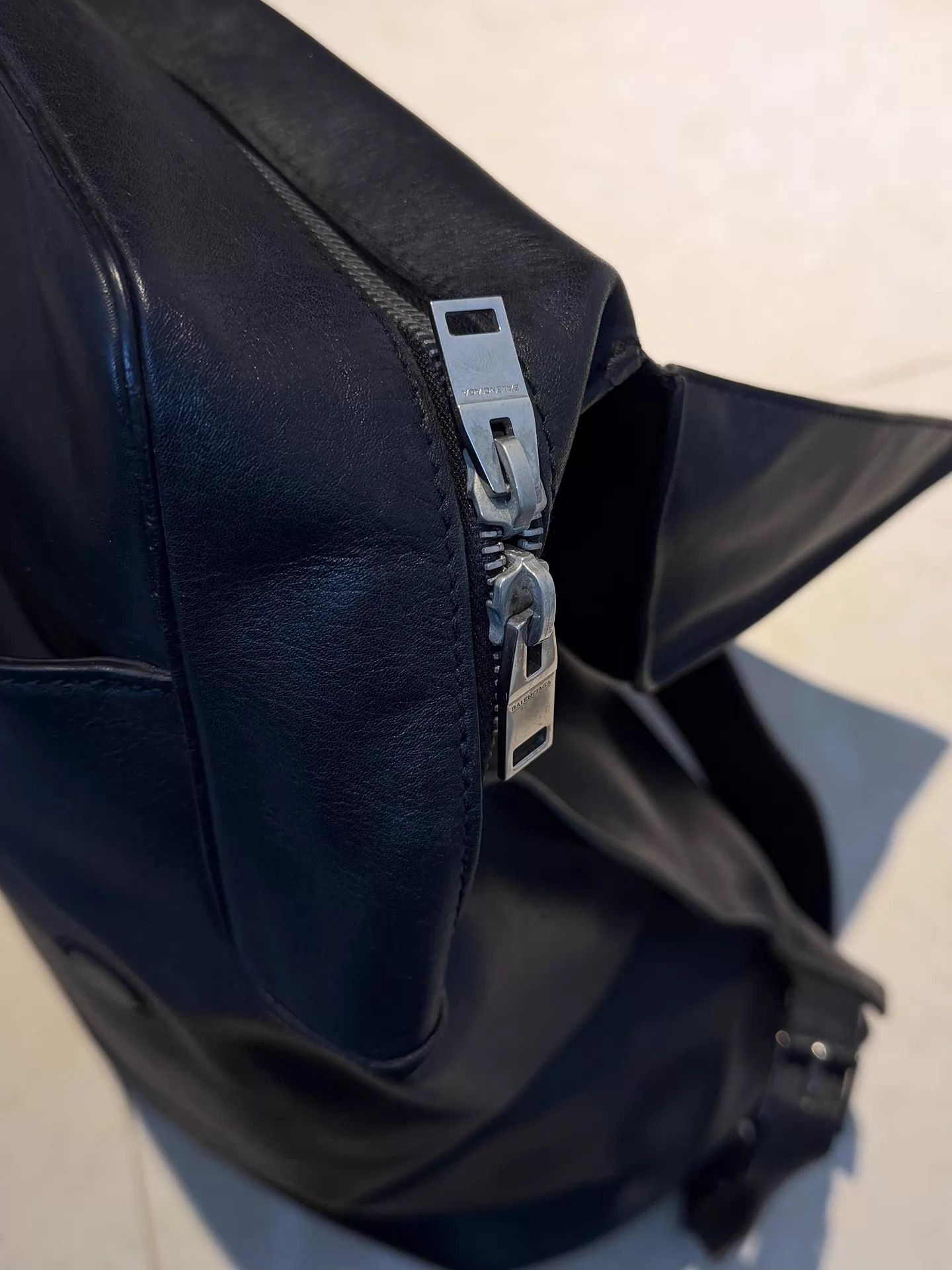 Balenciaga Balenciaga Silver Buckle Minimalist Backpack Black Size ONE SIZE - 5 Thumbnail