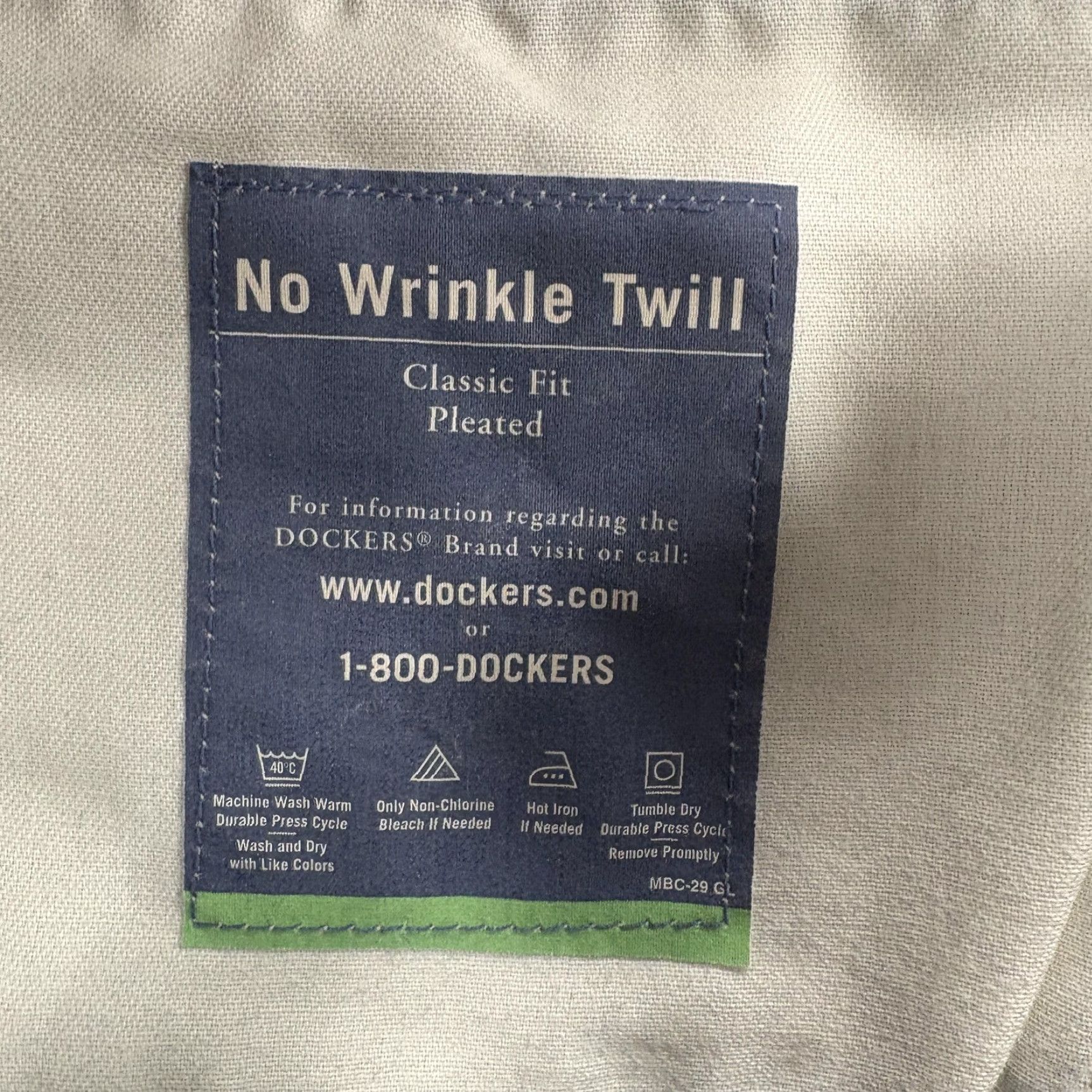 Dockers VINTAGE Dockers Classic Khakis Pants Mens 40x32 Navy No Wrinkle Twill Pleated Chino VTG Size US 40 / EU 56 - 7 Thumbnail