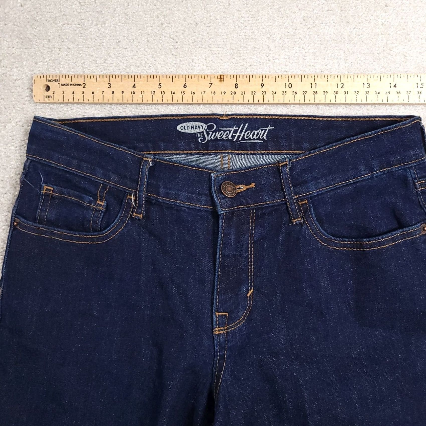 Old Navy Old Navy Jeans Capris The Sweetheart Denim Capri Pants Womens 4 Dark Wash Stretch Cuffed Jeans Regular 4 Blue Women Mens? Size 27" / US 4 / IT 40 - 6 Thumbnail