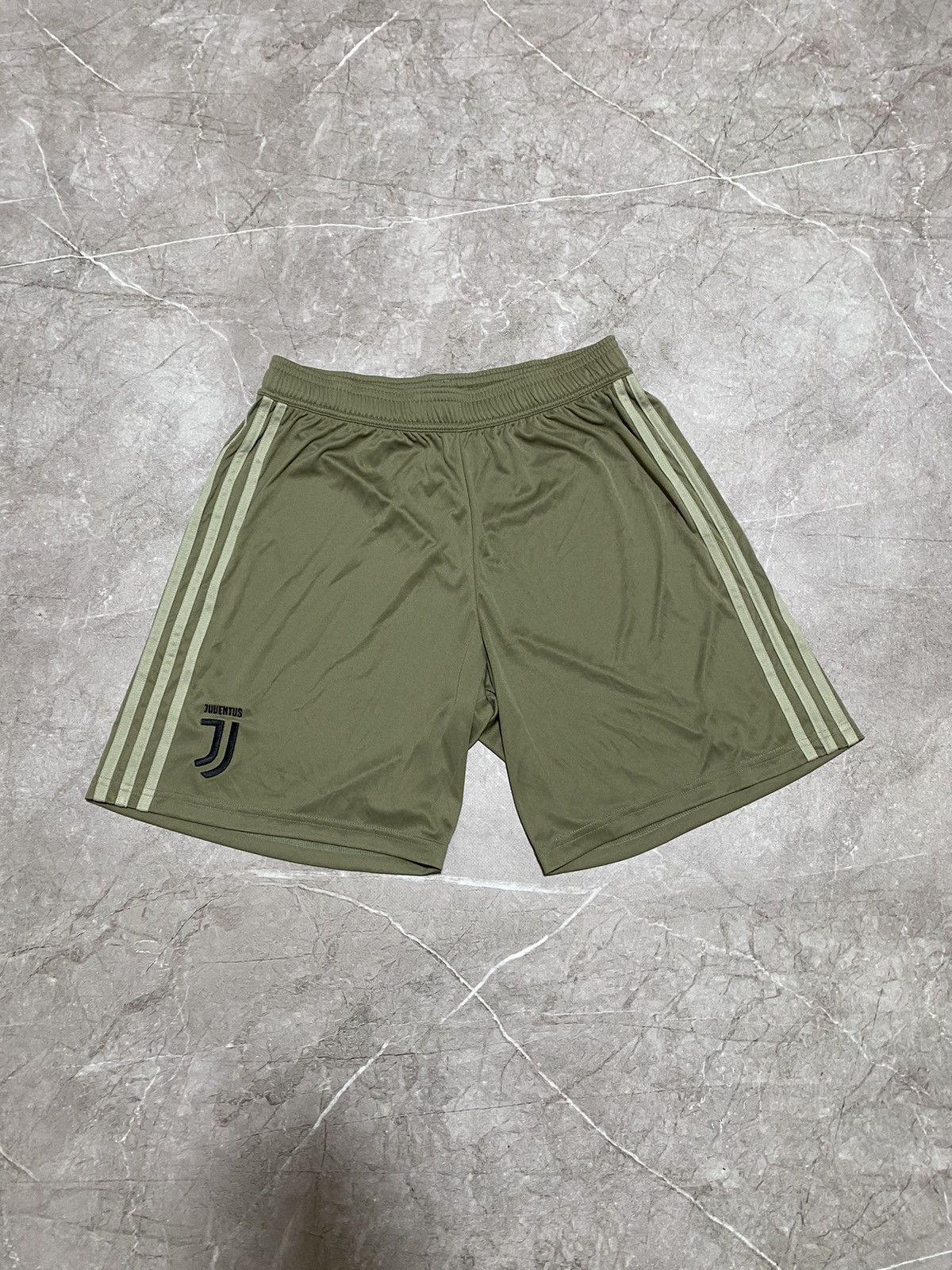 Adidas Adidas Juventus FC 18/19 Home Soccer Football Shorts Y2K Size US 32 / EU 48 - 2 Thumbnail