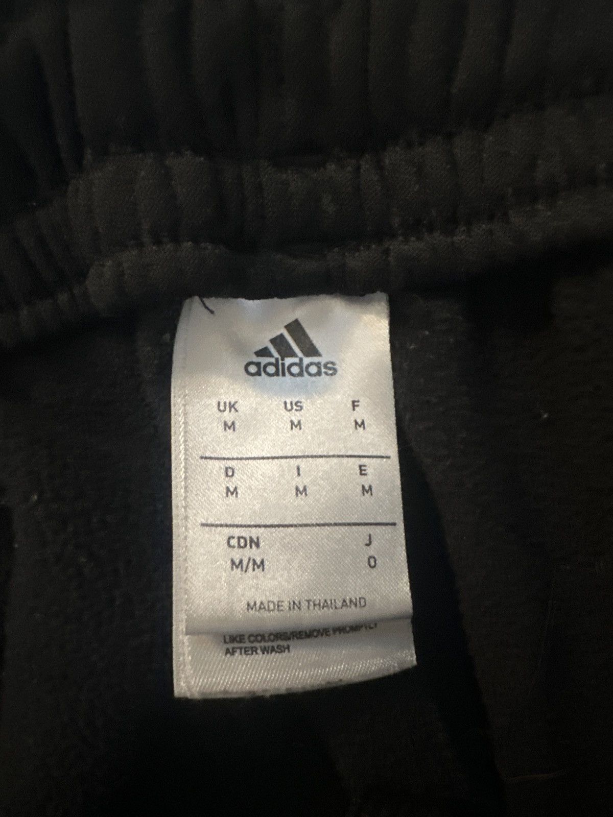 Adidas × NBA Vintage Adidas Los Angeles Lakers over the knee shorts Size US 34 / EU 50 - 5 Thumbnail