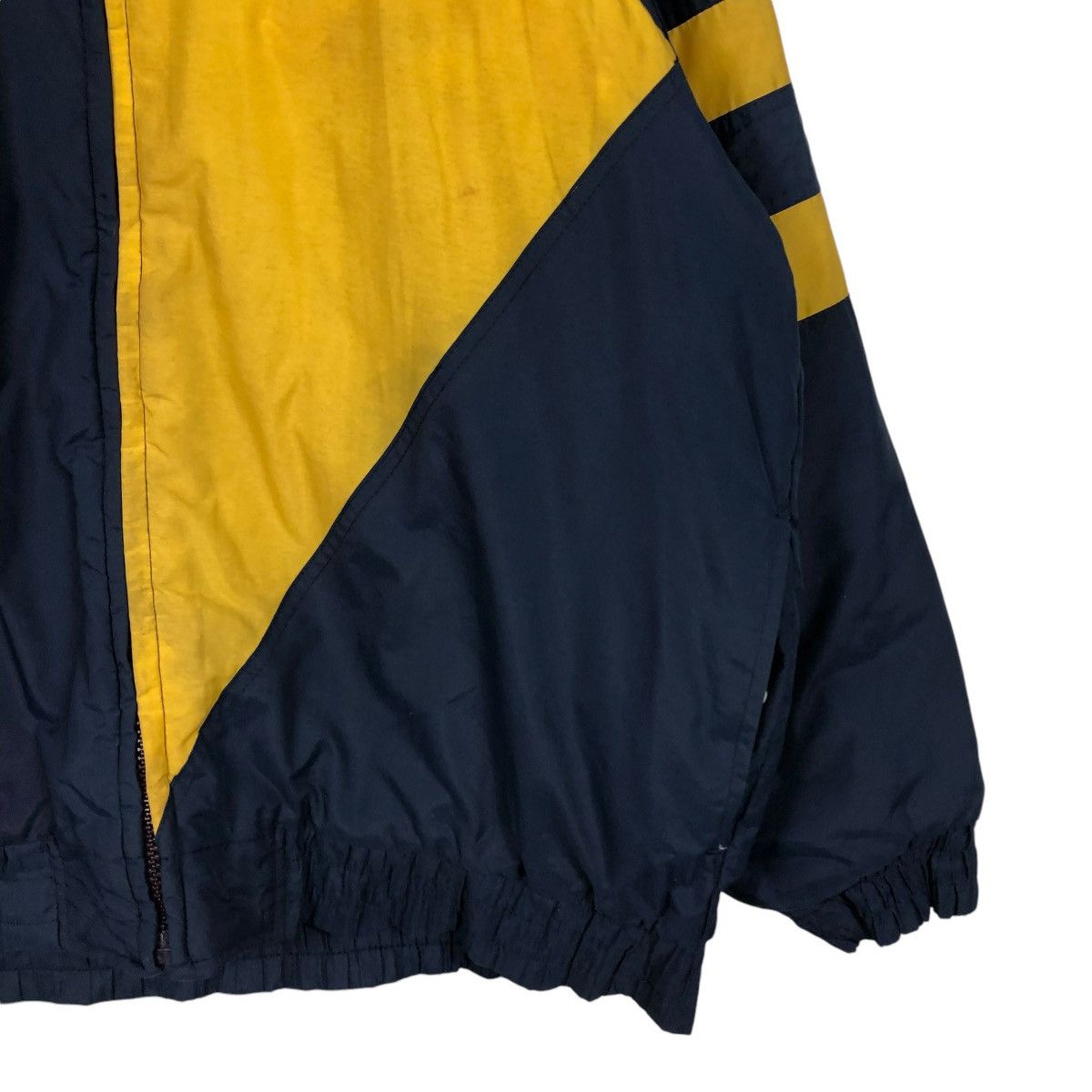 Japanese Brand 🔥VINTAGE BOMBER JACKET NOTRE DAME FIGHTING IRISH BIG LOGO Size US L / EU 52-54 / 3 - 7 Thumbnail