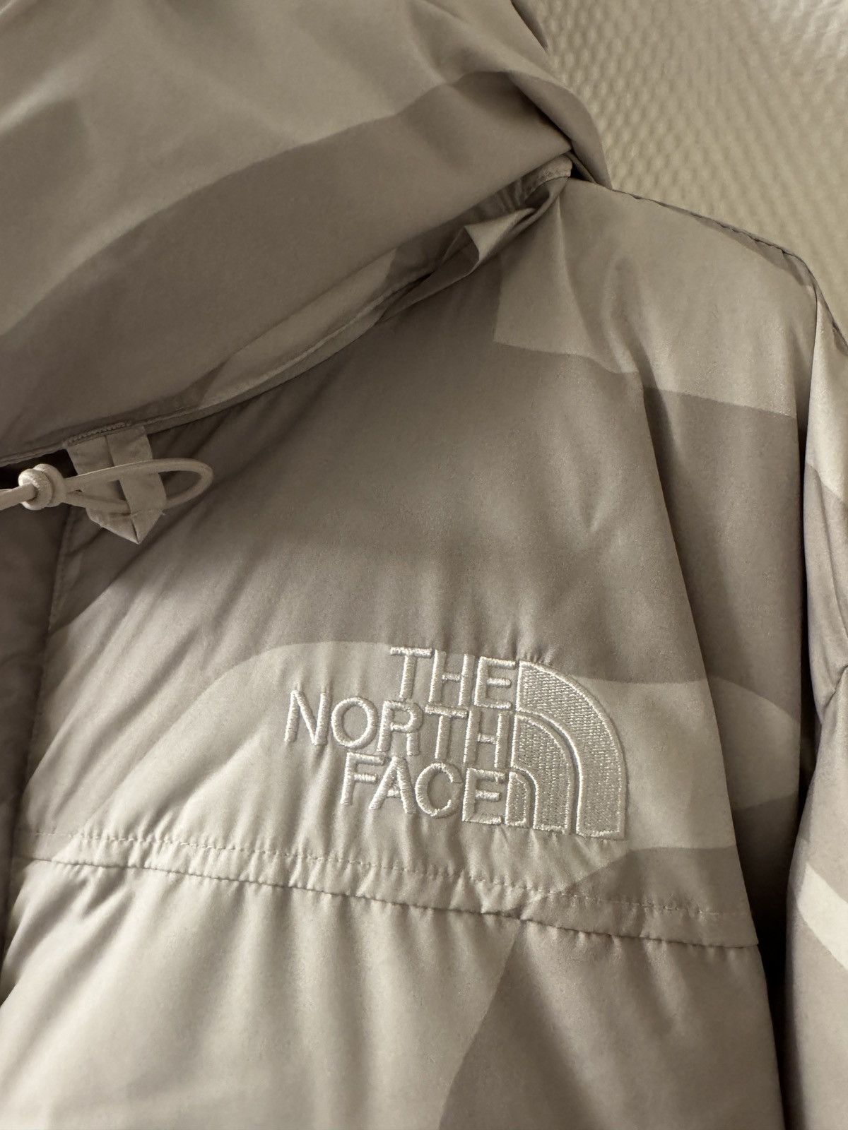 Kaws × The North Face The North Face x Kaws Retro Himalayan Parka sz L Size US L / EU 52-54 / 3 - 3 Thumbnail