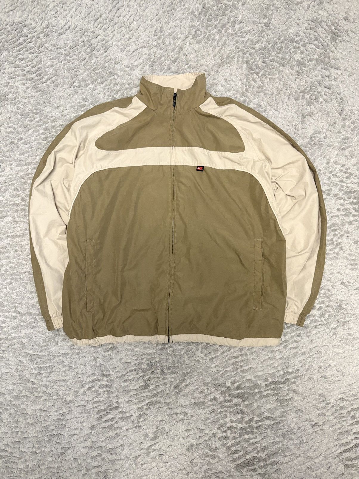 Nike Nike | Vintage | 2000s | Beige | Size: L Size US L / EU 52-54 / 3 - 1 Thumbnail