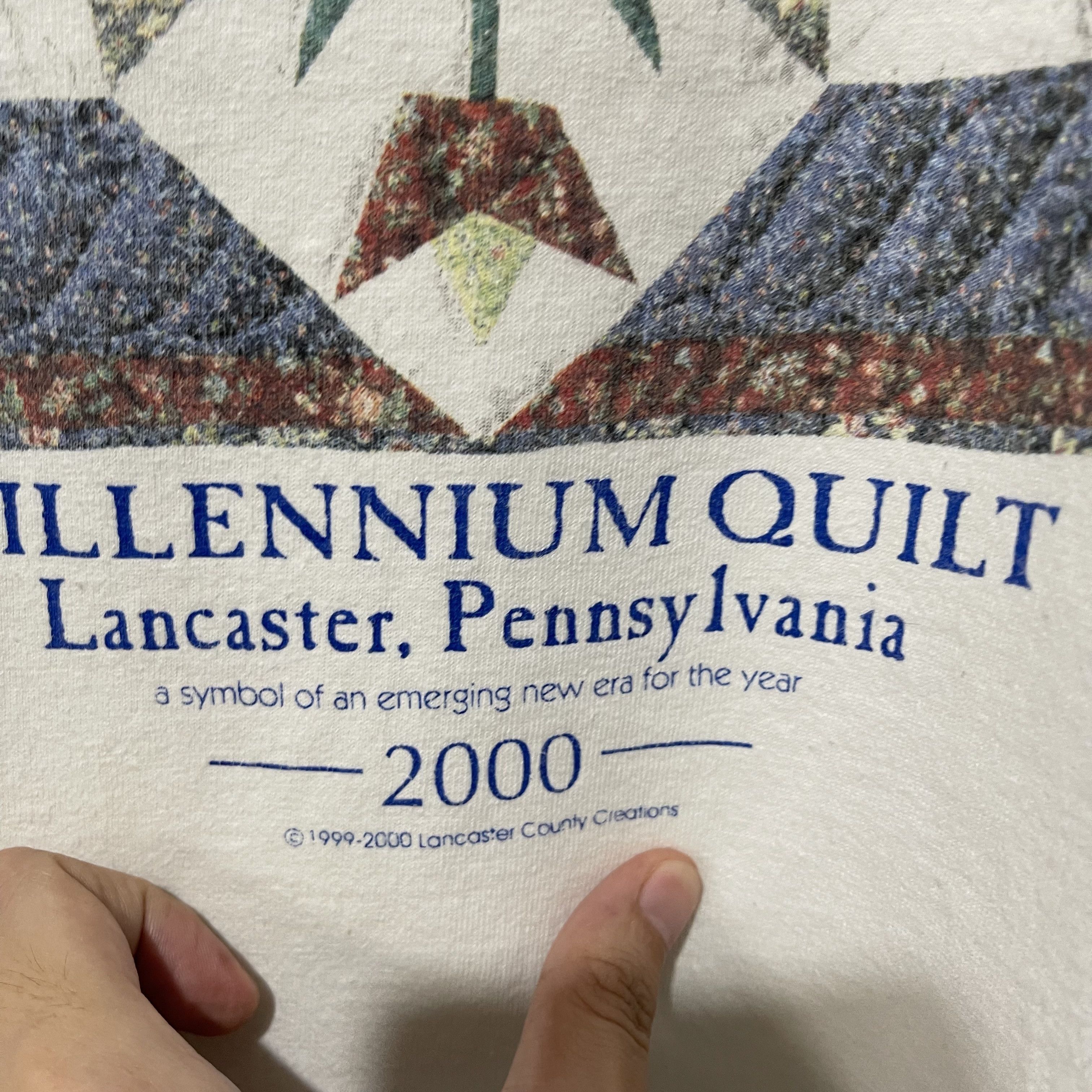 Vintage Vintage 2000 Millennium Quilt T-Shirt Size US L / EU 52-54 / 3 - 3 Thumbnail