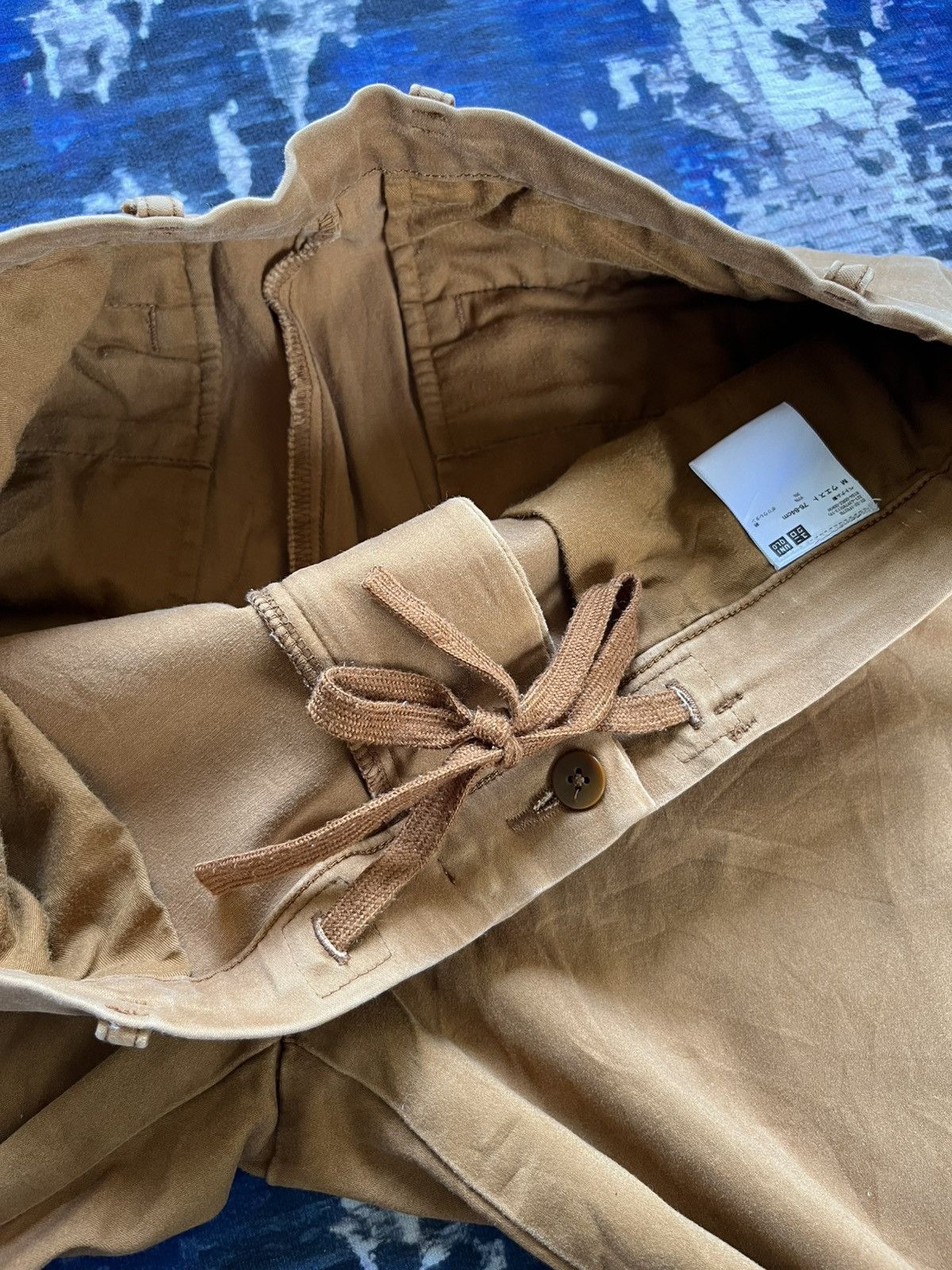 Uniqlo 🔥Uniqlo Khakis Relaxed Pants Size US 31 - 4 Thumbnail