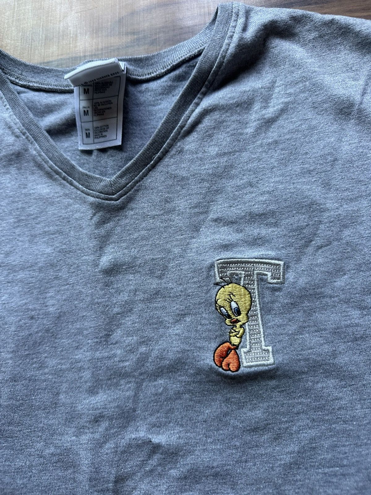 Warner Bros Gray Tweety Bird V-Neck T-Shirt Size M / US 6-8 / IT 42-44 - 1 Thumbnail