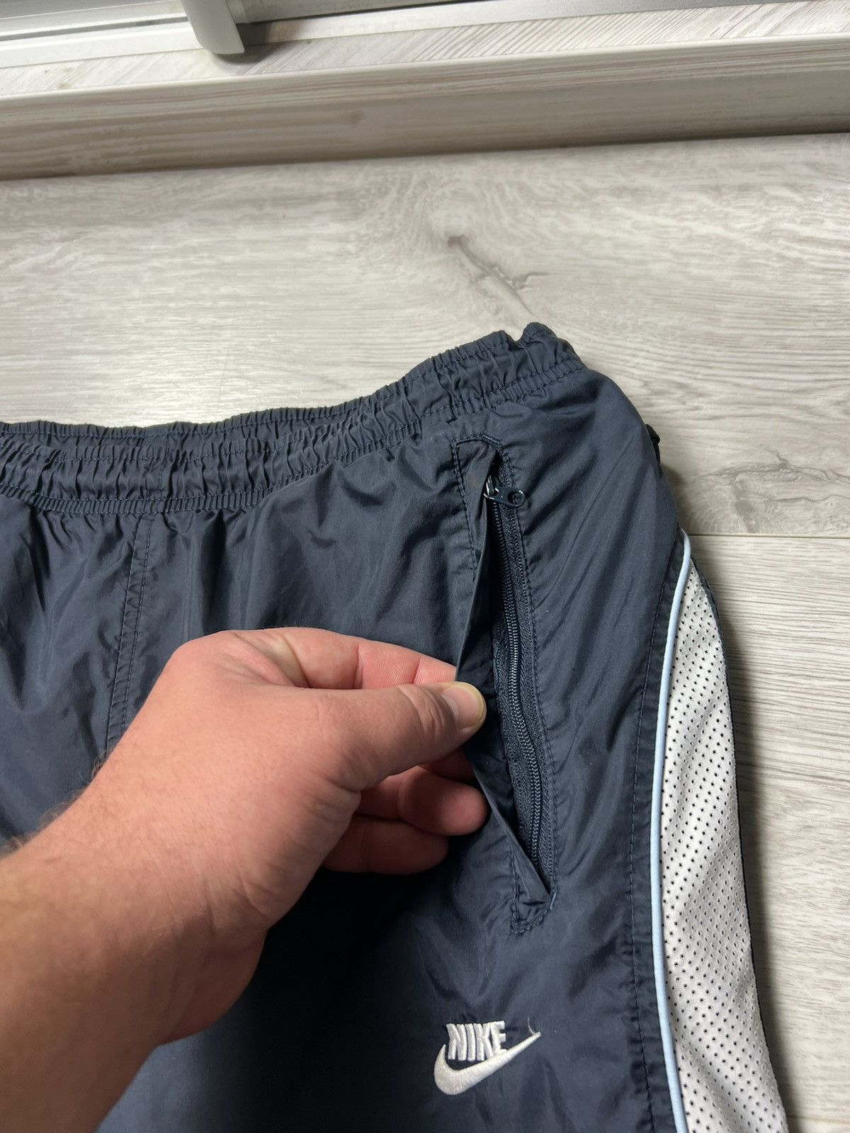 Nike Vintage Nike Swoosh White Track Pants (Sweatpants) Size US 32 / EU 48 - 13 Thumbnail