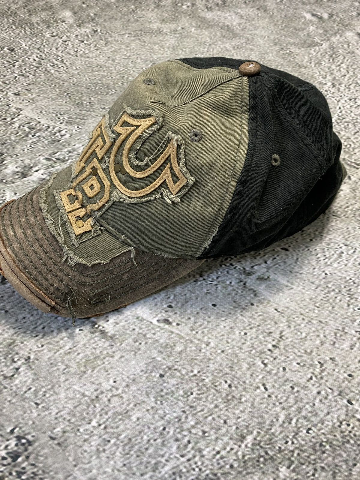 True Religion True Religion hat vintage cap Y2K khaki black brown Size ONE SIZE - 2 Thumbnail