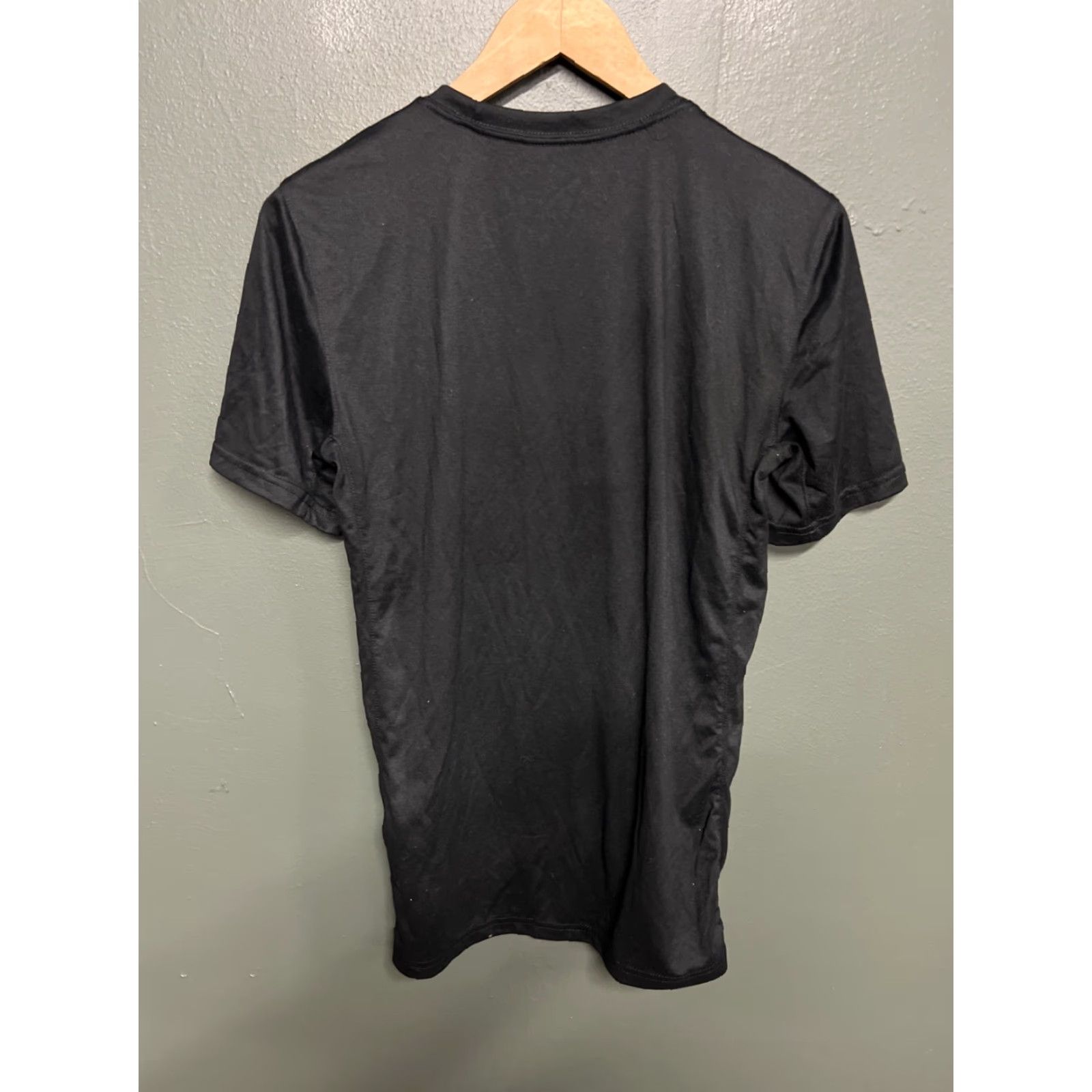 Nike Nike Dri-FIT Shirt Mens Small Black Athletic Tee Swoosh 718833-010 Size US S / EU 44-46 / 1 - 3 Thumbnail