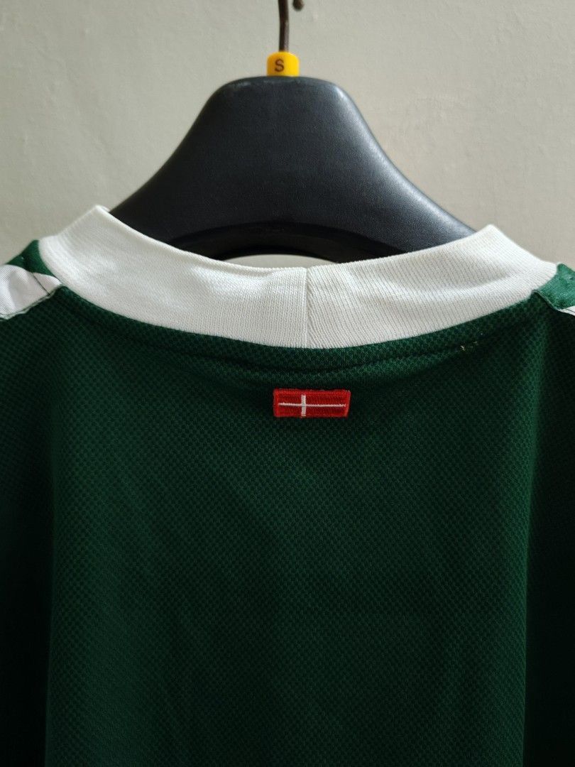 Vintage Denmark 2002/03 Goalkeeper Away Jersey – Forest Green Hummel Size US M / EU 48-50 / 2 - 6 Thumbnail