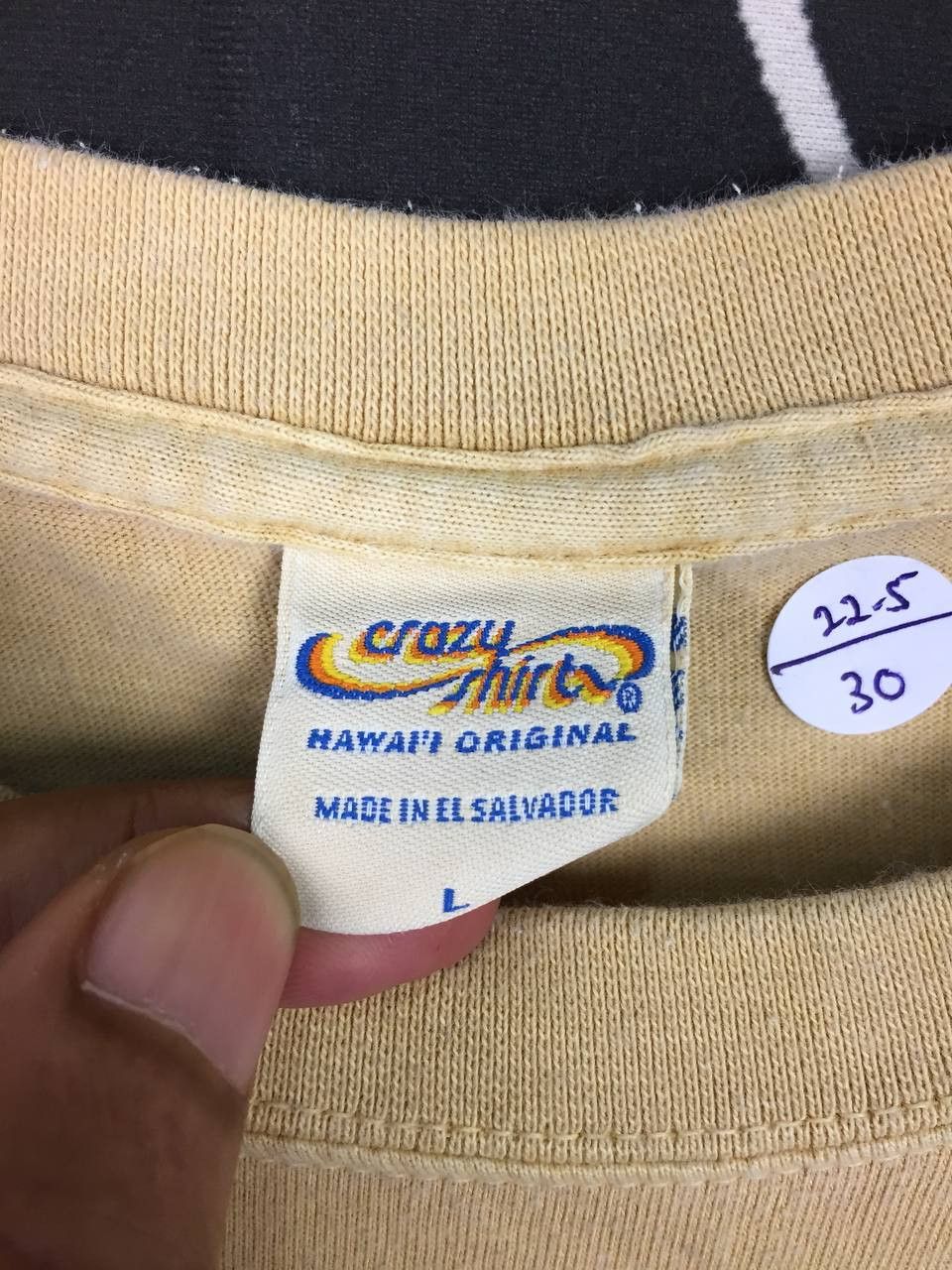 Vintage Vtg Crazy Shirt Hawaii Will Sell Wife For Beer Tee Size US L / EU 52-54 / 3 - 12 Thumbnail