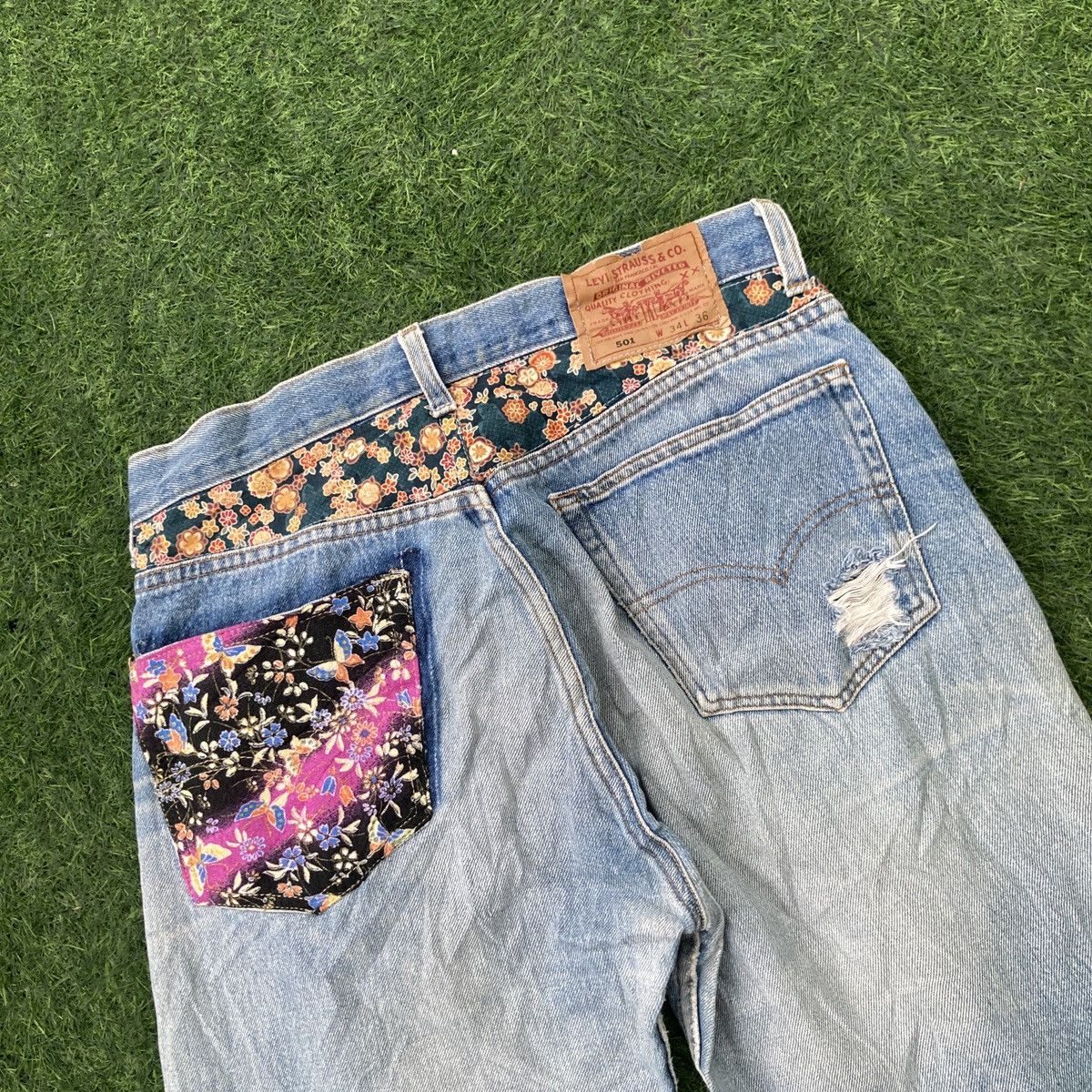 Levi's × Levi's Vintage Clothing × Vintage VINTAGE 90s LEVI’S 501 DISTRESSED JEANS Size US 34 / EU 50 - 11 Thumbnail