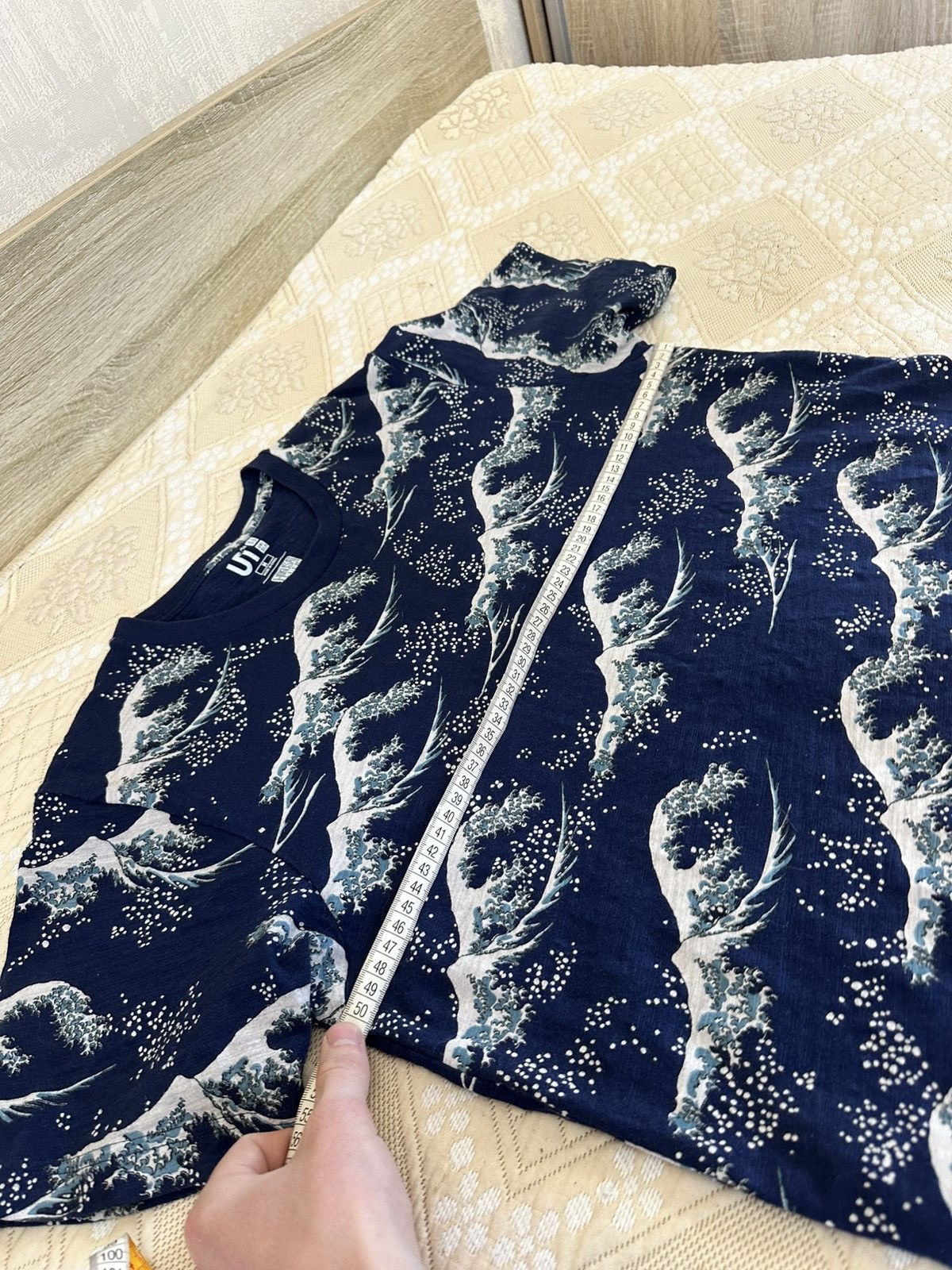 Uniqlo 🔥 Uniqlo Hokusai Blue Kanagawa Waves All Over Print T-Shirt Size US M / EU 48-50 / 2 - 7 Thumbnail