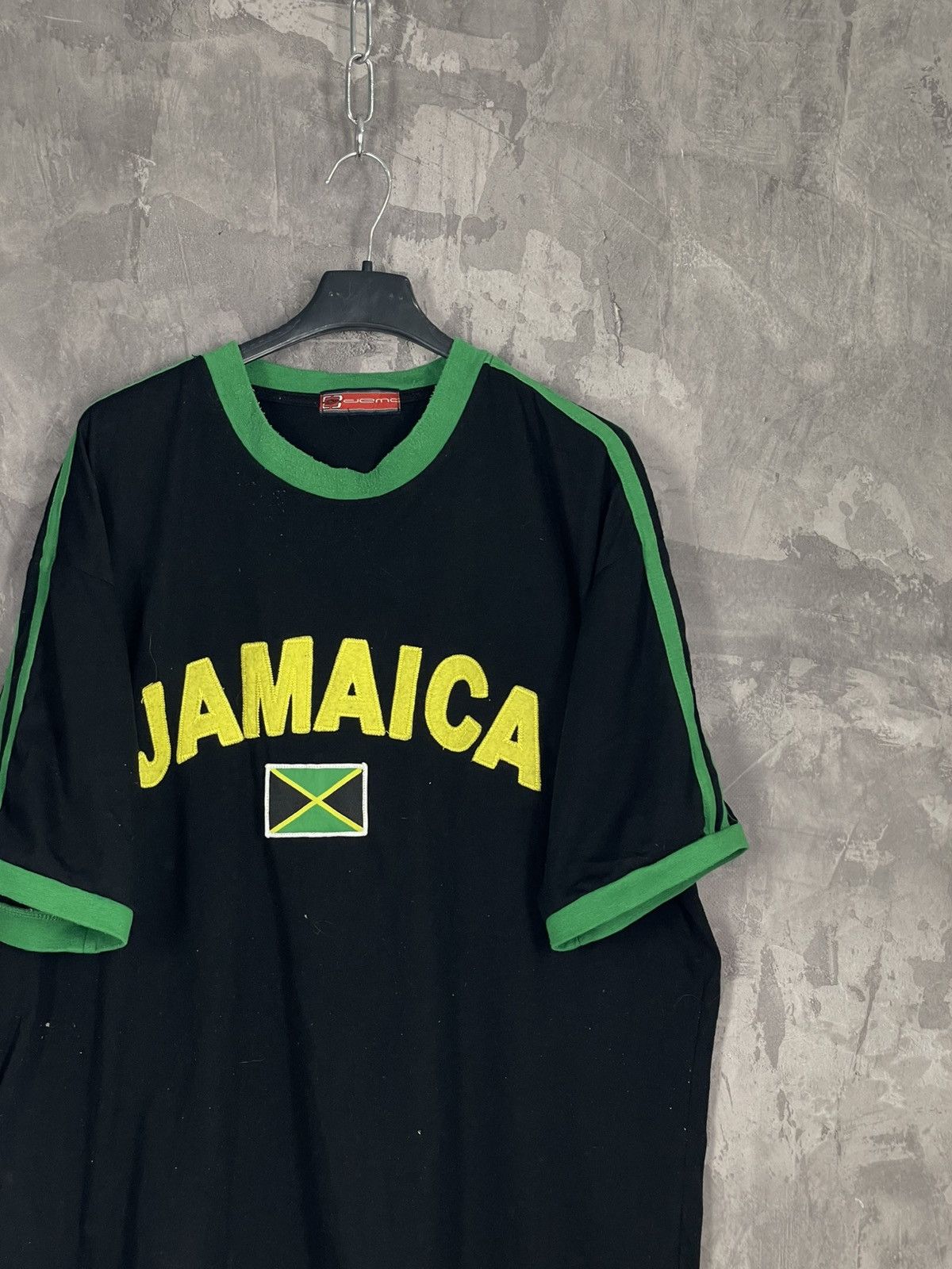Vintage Vintage Y2K Jamaica 007 Flag Green T-shirt Tee Size US L / EU 52-54 / 3 - 4 Thumbnail