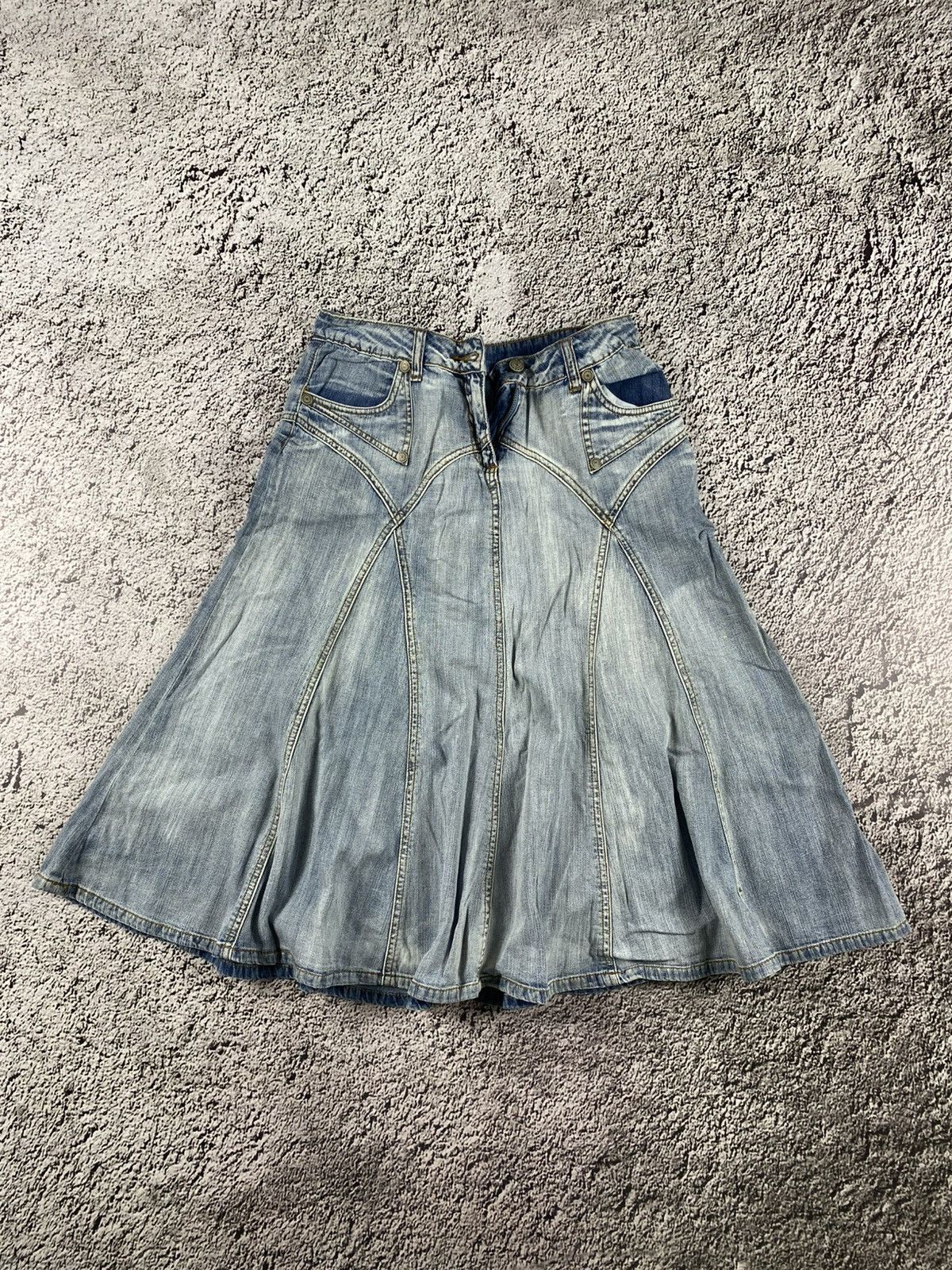 Vintage Vintage 90s faded denim pleated midi skirts retro streetwear Size 26" / US 2 / IT 38 - 1 Thumbnail