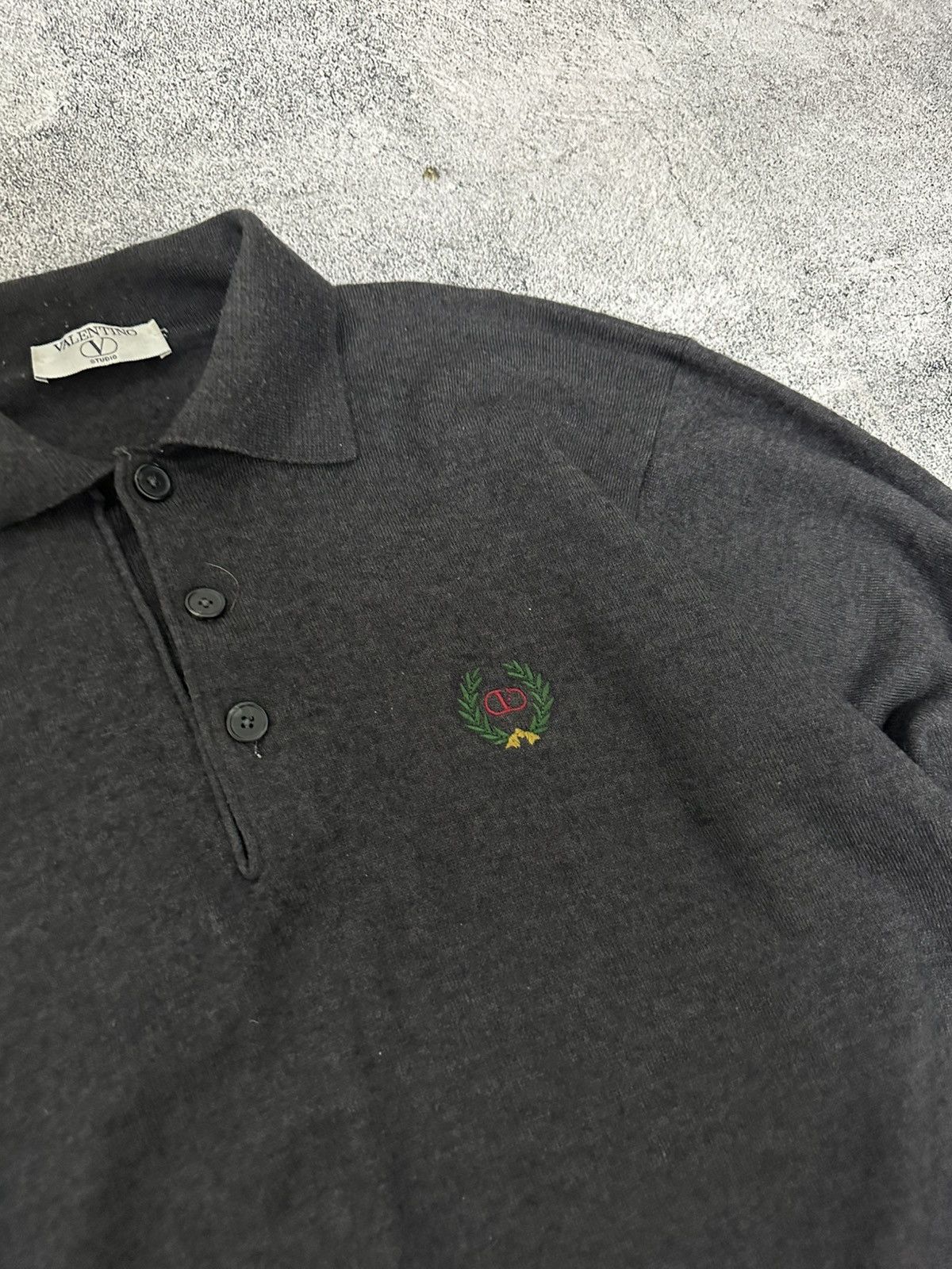 Valentino Valentino Button Sweater Embroidered Logo Size US M / EU 48-50 / 2 - 6 Thumbnail