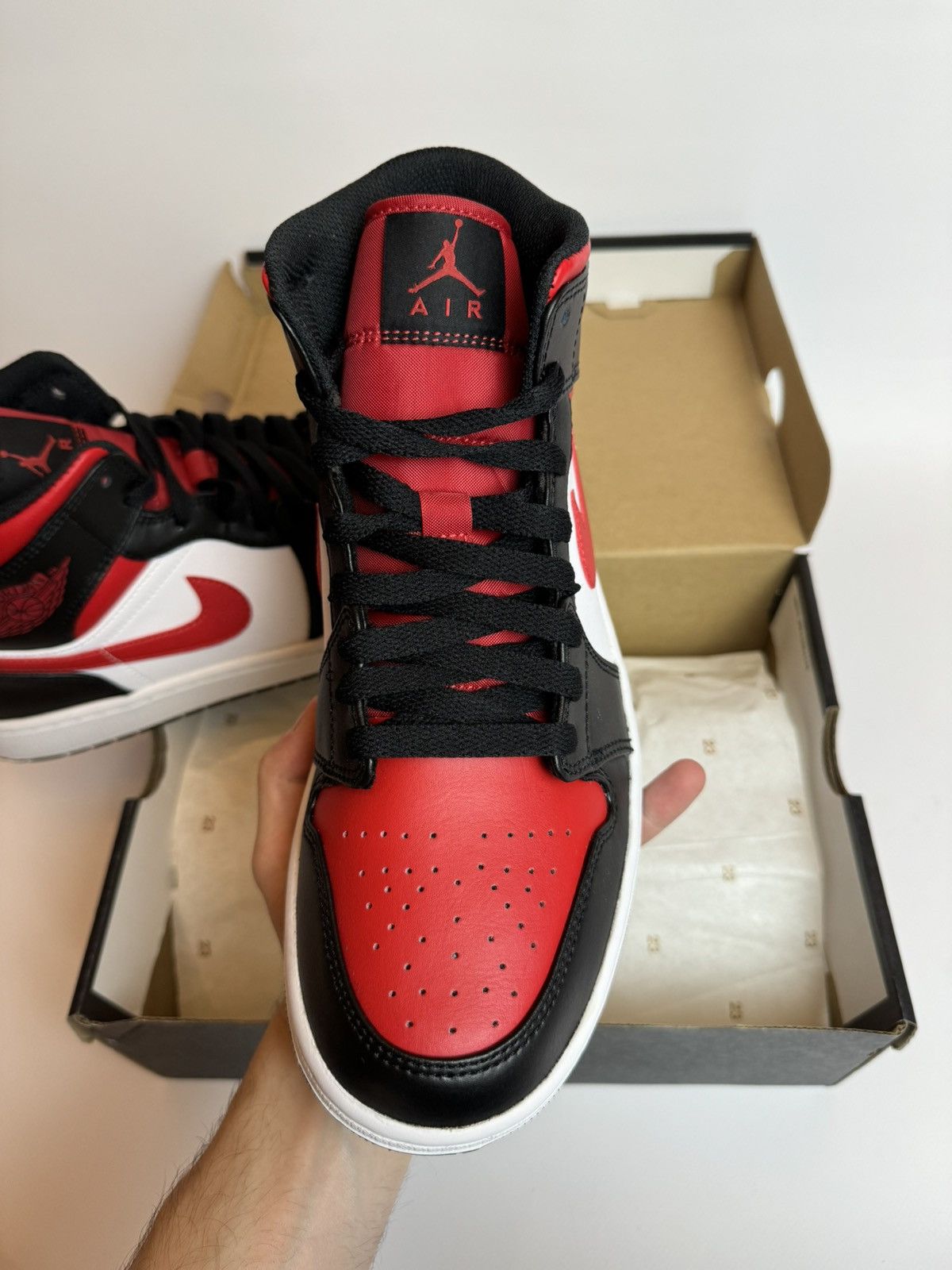 Jordan Brand × Nike New Original Nike Air Jordan 1 Mid 554724 079 Size US 9 / EU 42 - 3 Thumbnail