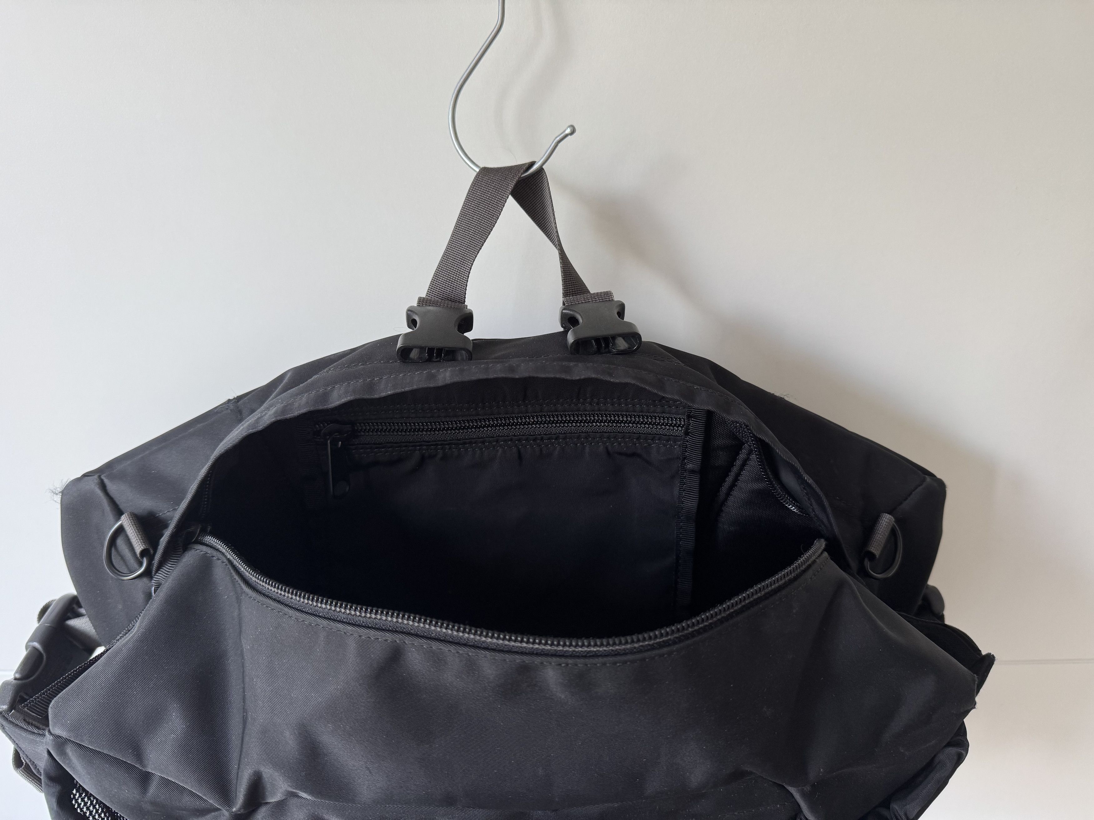 Gallery1950 [OS] Nylon Shoulder Bag in Black Size ONE SIZE - 8 Thumbnail