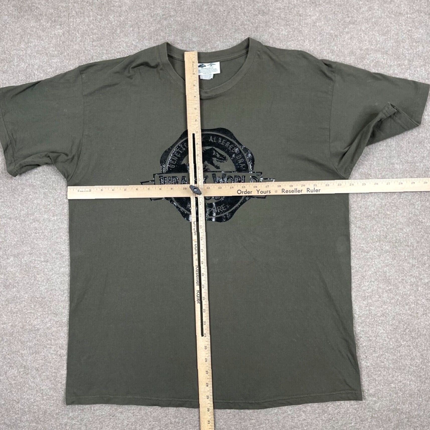 Vintage Jurassic World Men's T-Shirt 2XL Green Short Sleeve Logo Movie Tee Shirts Mens Green Short Sleeve Jurassic World T-Shirt 2XL Logo Movie Tee Size US XXL / EU 58 / 5 - 5 Thumbnail