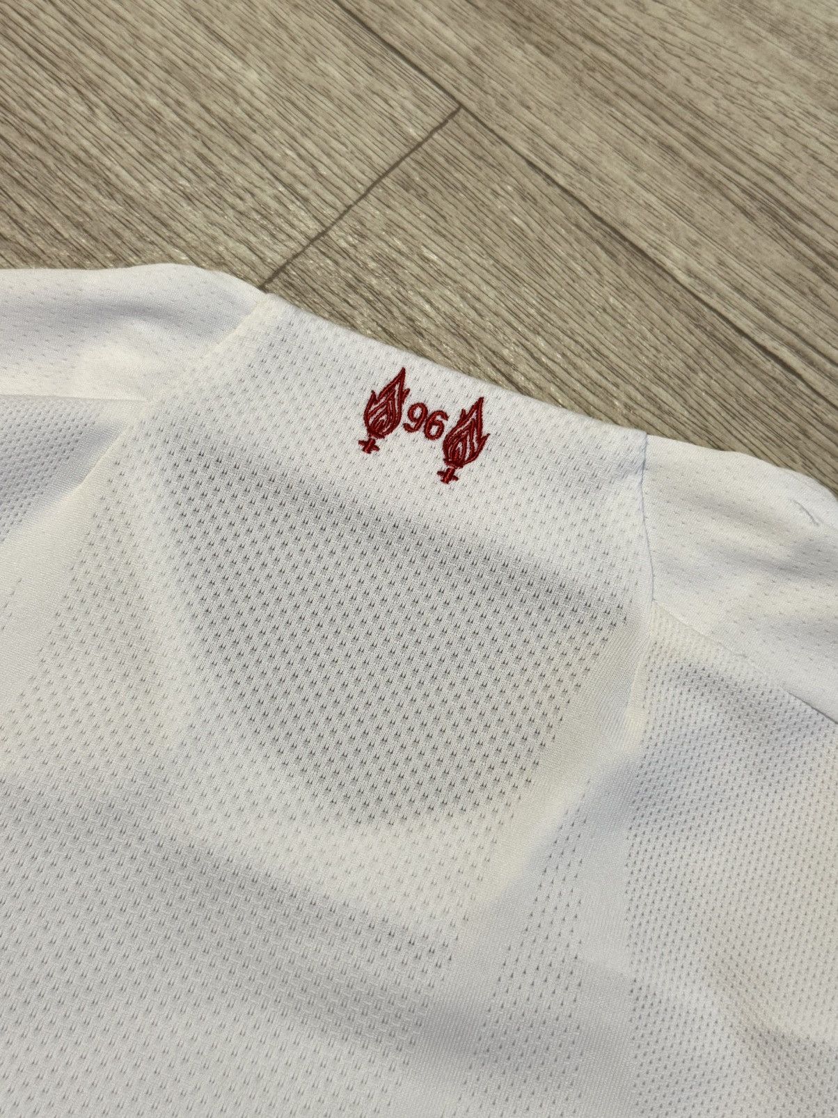 New Balance 🔷New Balance Liverpool 2019/20 Women’s Soccer jersey Size US M / EU 48-50 / 2 - 7 Thumbnail