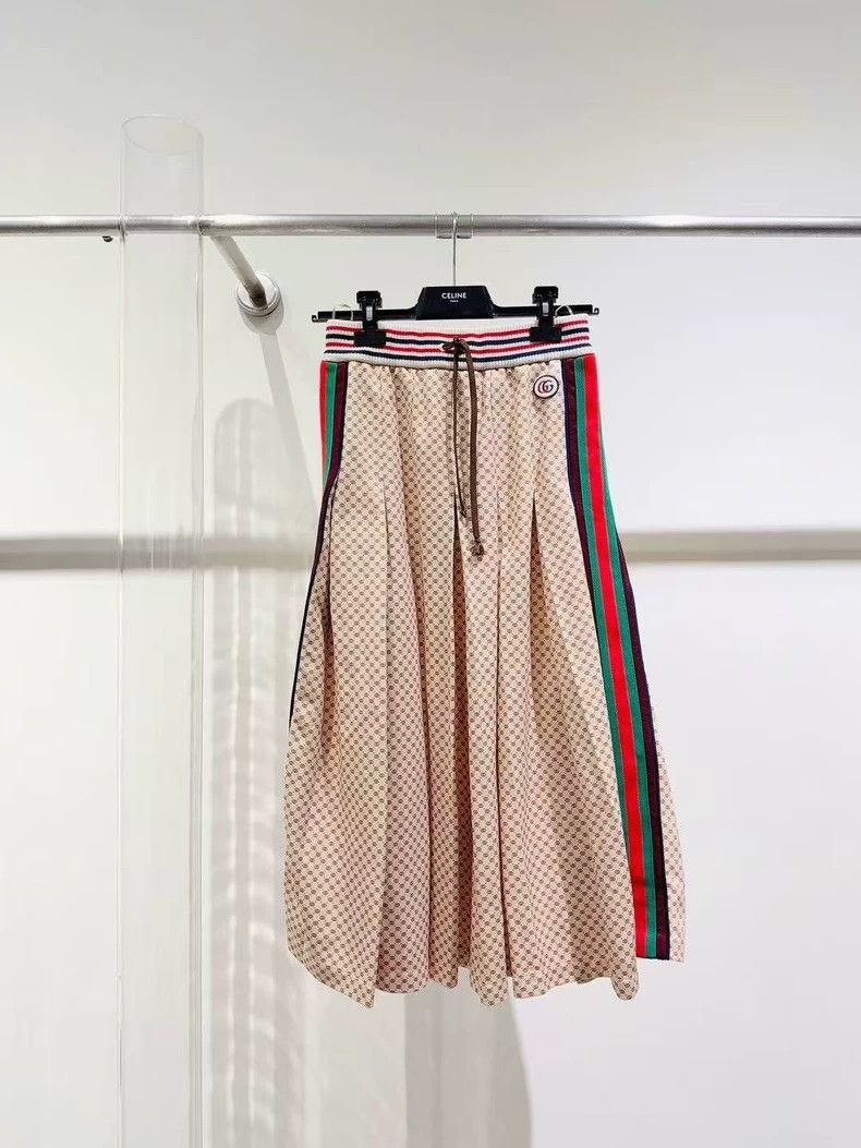 Gucci Size XS Full logo half skirt 2503-Nextarrow