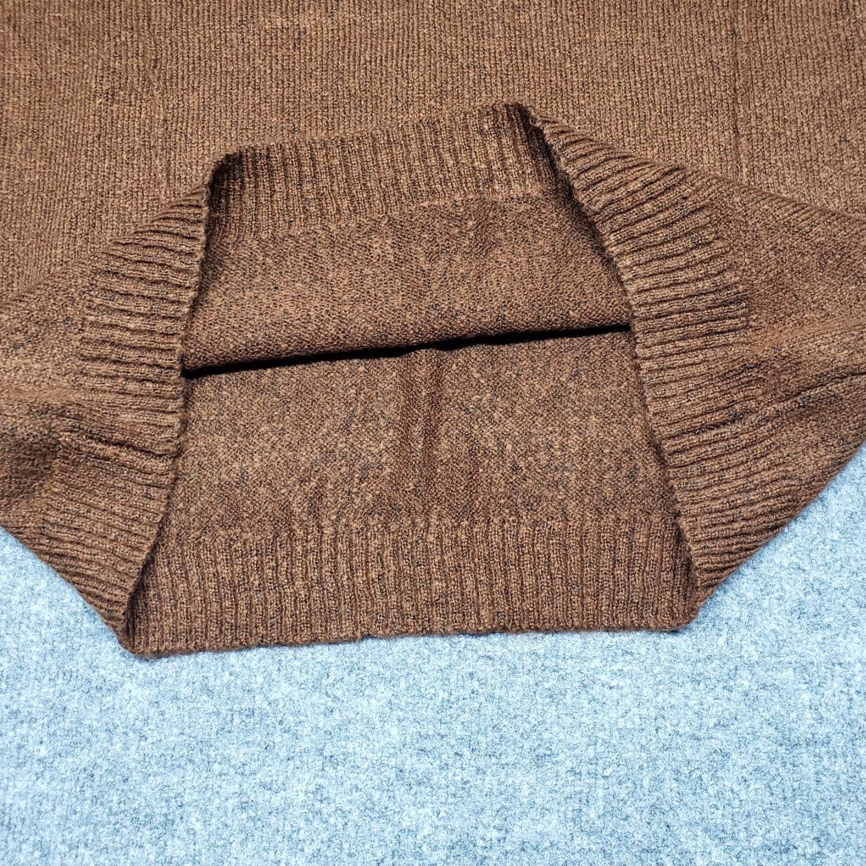Vintage Rue21 Sweater Womens L Brown Long Sleeve Solid Minimalist V-Neck Pullover New Size L / US 10 / IT 46 - 6 Thumbnail