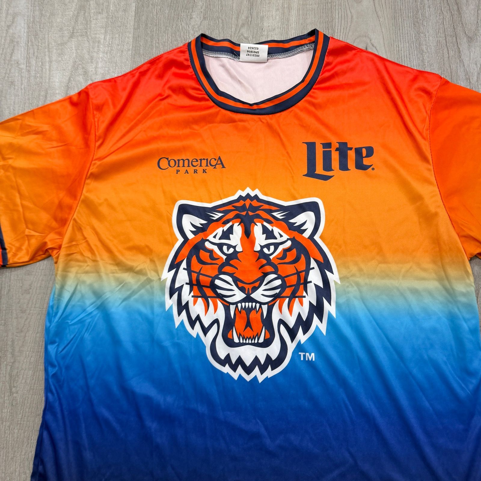 MLB Detroit Tigers Baseball Soccer Jersey Men's XL Tigres FC Size US XL / EU 56 / 4 - 3 Thumbnail