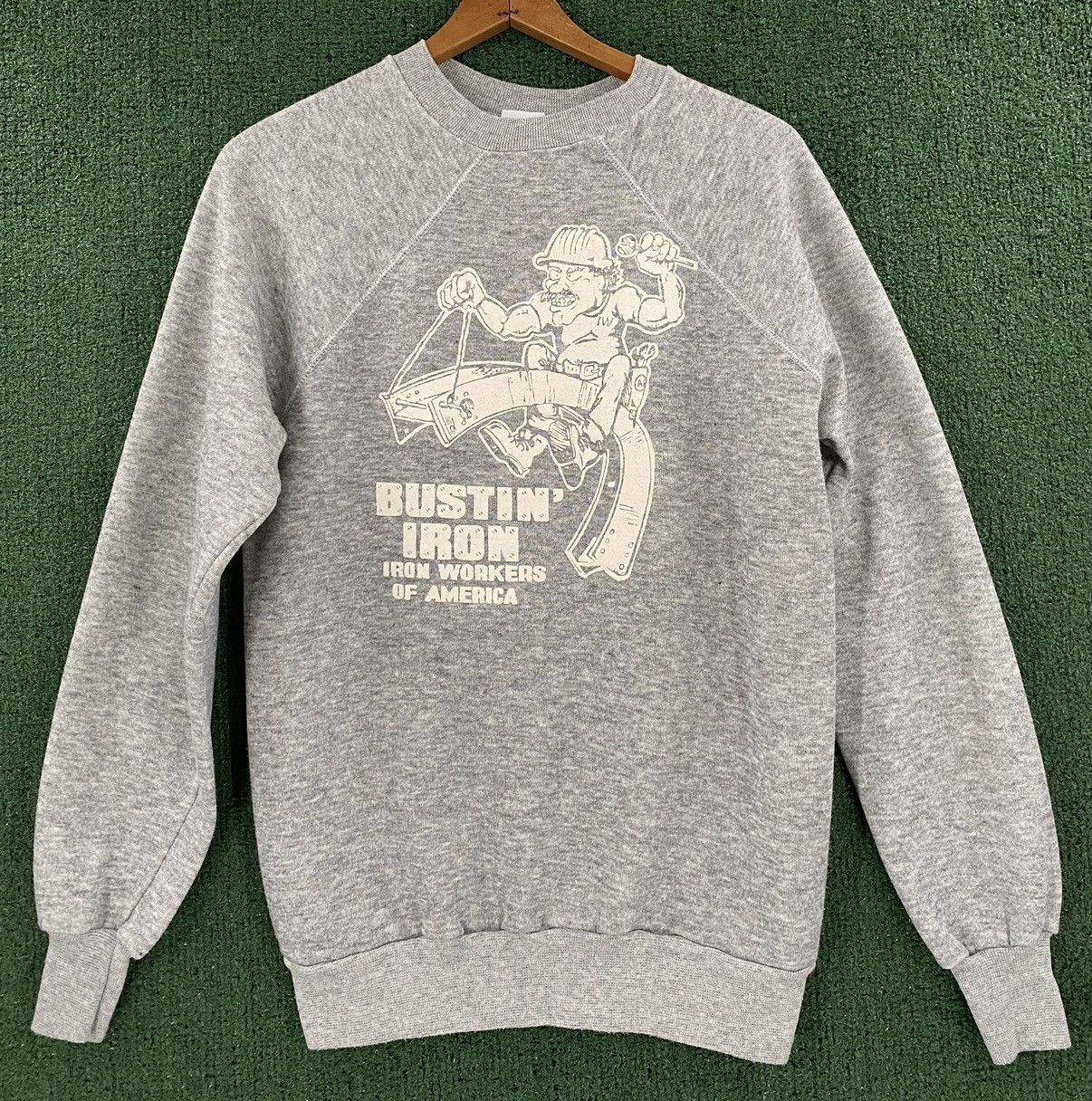 Vintage VTG 70’s Iron Workers Bustin Iron Raglan Sweatshirt Small Size US S / EU 44-46 / 1 - 1 Thumbnail