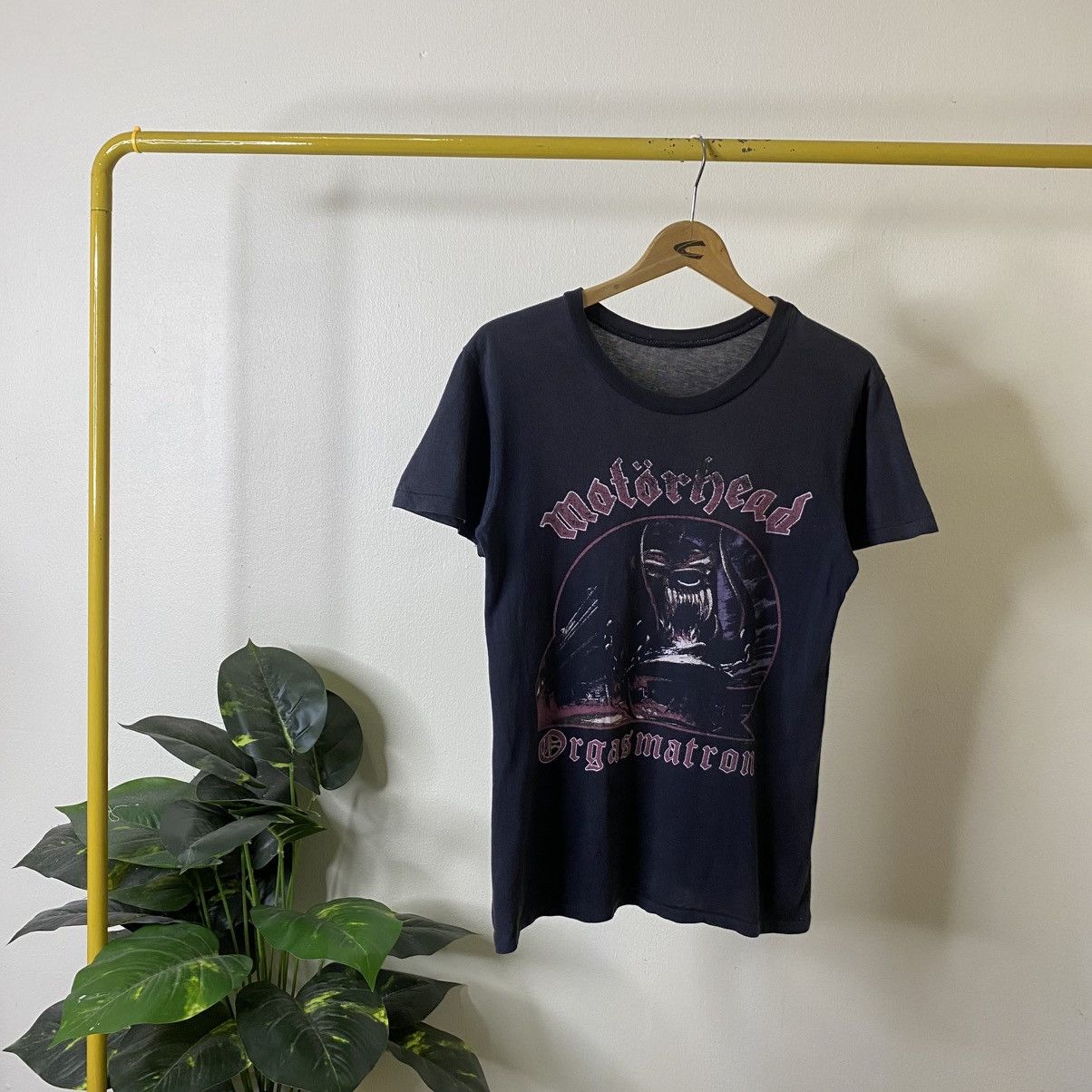 Band Tees True Vintage 1986 Motörhead Orgasmatron Song Rare BandTshirt Size US S / EU 44-46 / 1 - 1 Thumbnail