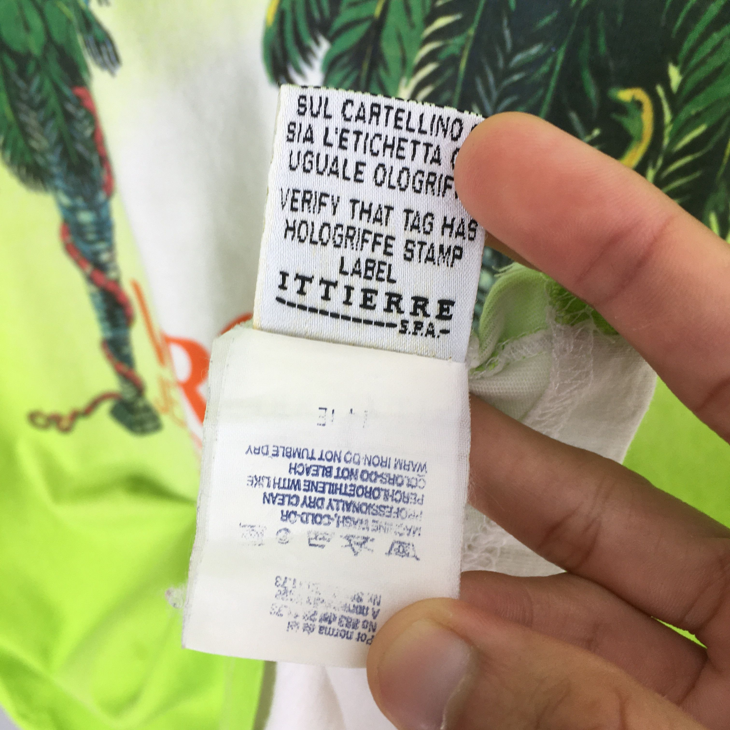 Versace × Versace Jeans Couture × Vintage Vintage 90's Versace Jeans Couture Palm Tree T Shirt Medium Size US M / EU 48-50 / 2 - 7 Thumbnail