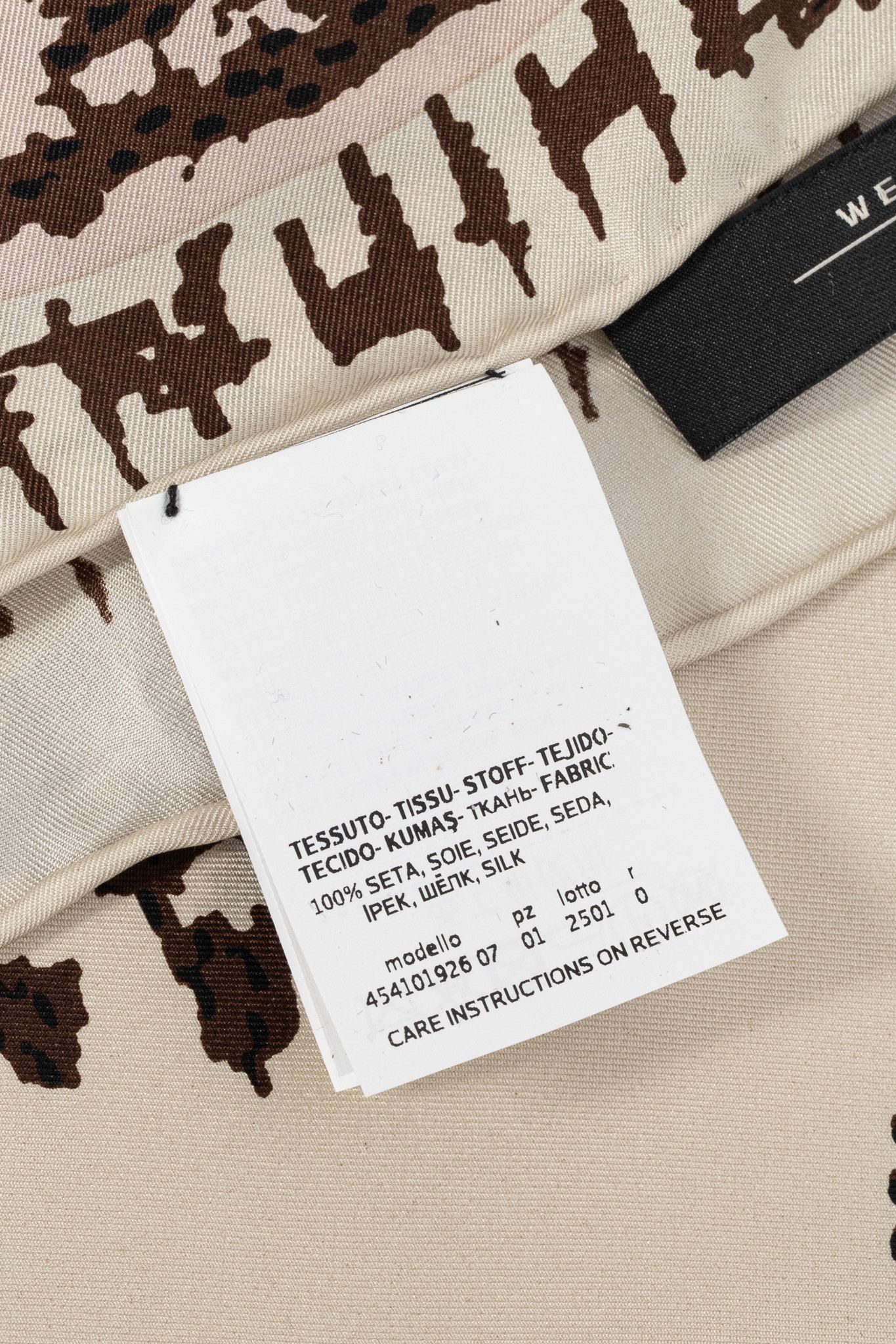 Weekend Max Mara Weekend Max Mara Betulla Beige Printed Silk Shawl Size ONE SIZE - 5 Thumbnail
