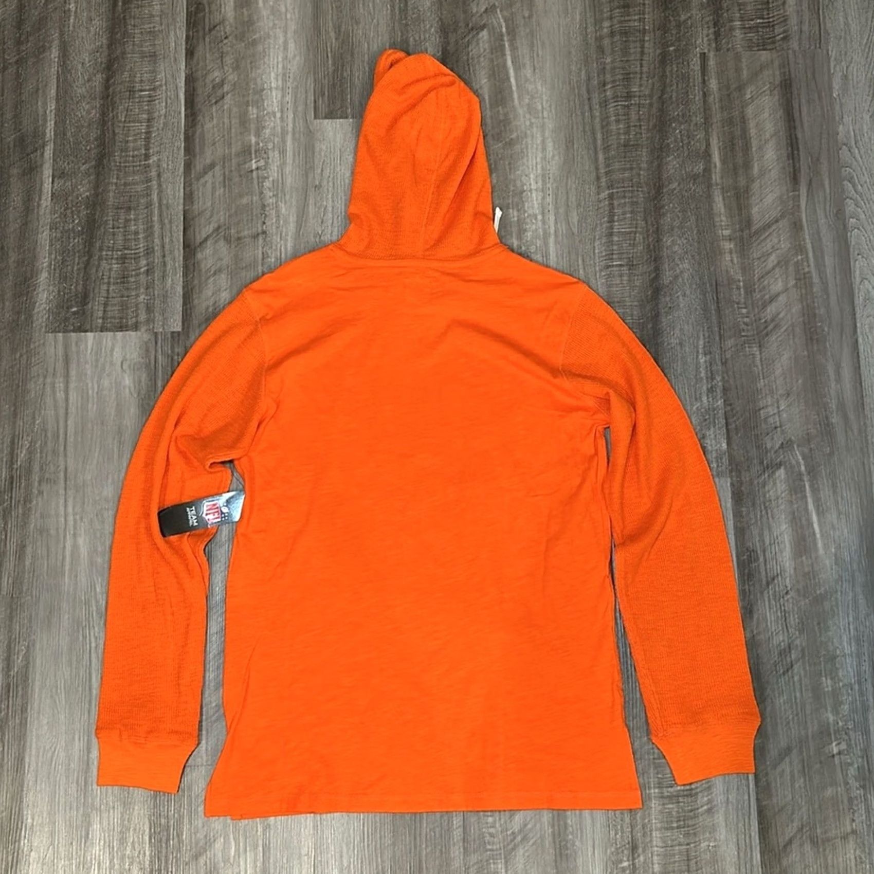 NFL VINTAGE Denver Broncos NFL Long Sleeve Tee Hoodie Mens Medium Orange Cotton Pullover Hoodie, Men, M, Orange, 90s/Concert? Size US M / EU 48-50 / 2 - 3 Thumbnail