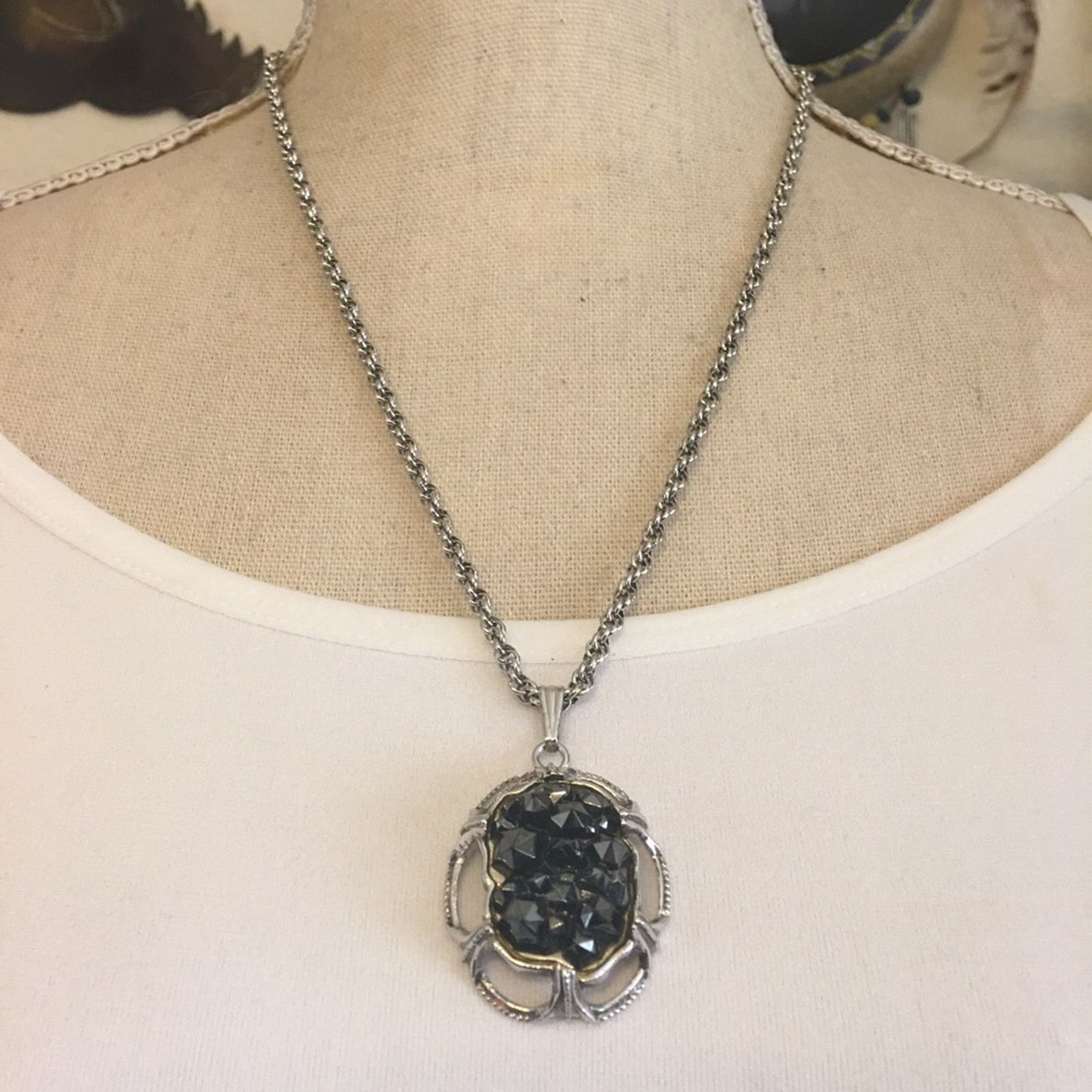 Vintage Vintage Whiting & Davis crystal pendant with chain Size ONE SIZE - 1 Thumbnail