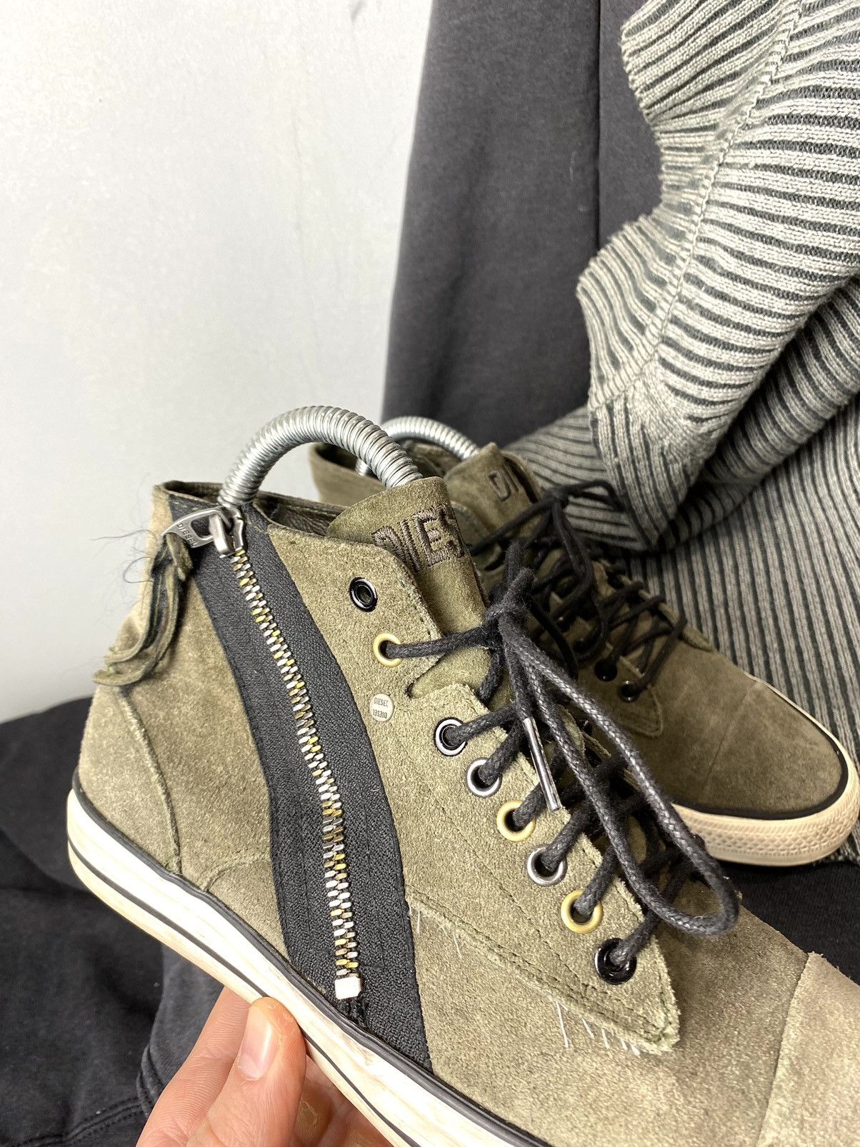 Diesel Vintage Diesel High Top Design Suede Sneakers Size US 7.5 / IT 37.5 - 11 Thumbnail