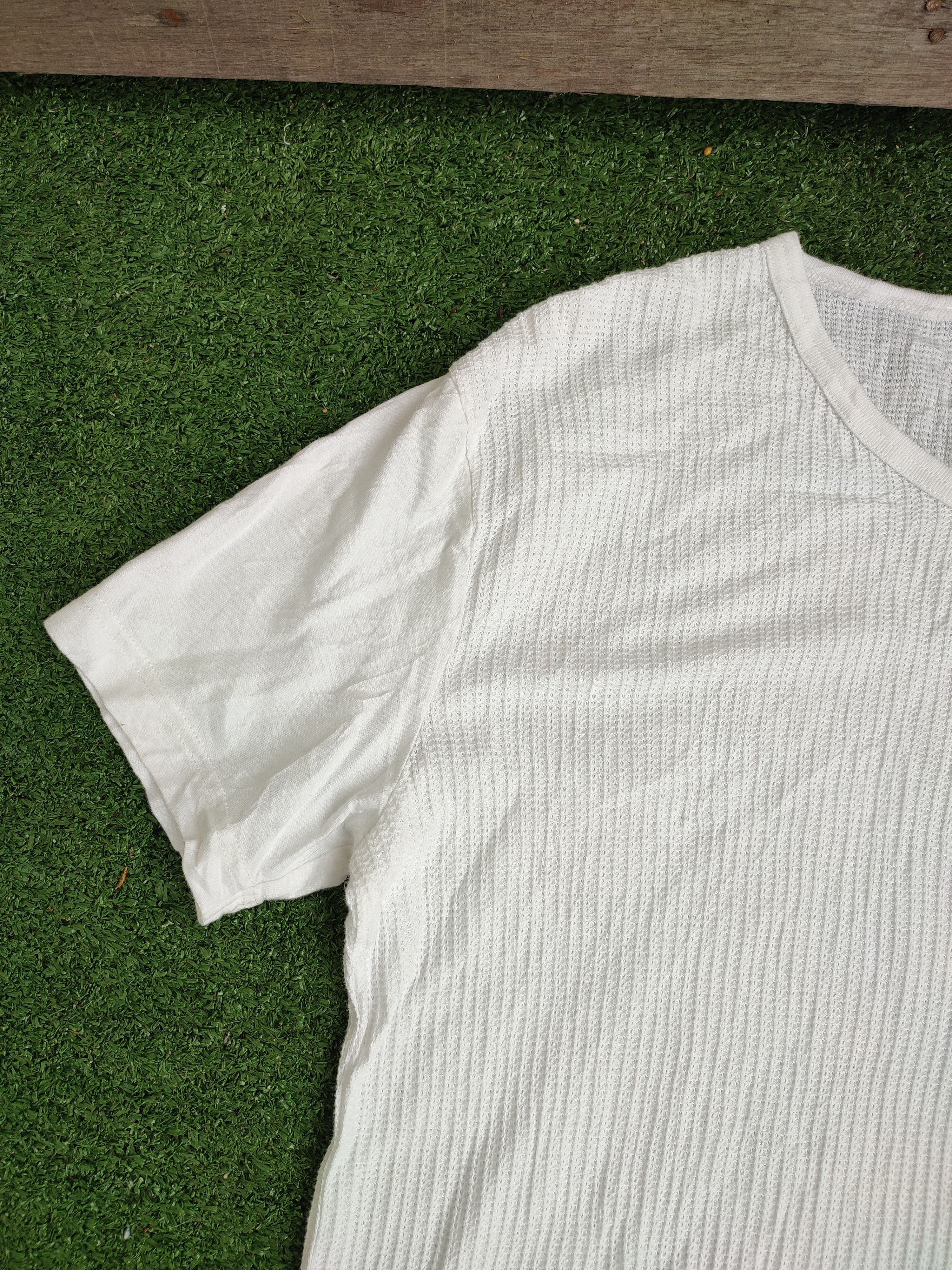Burberry Burberry V- Neck Tee Size US L / EU 52-54 / 3 - 3 Thumbnail