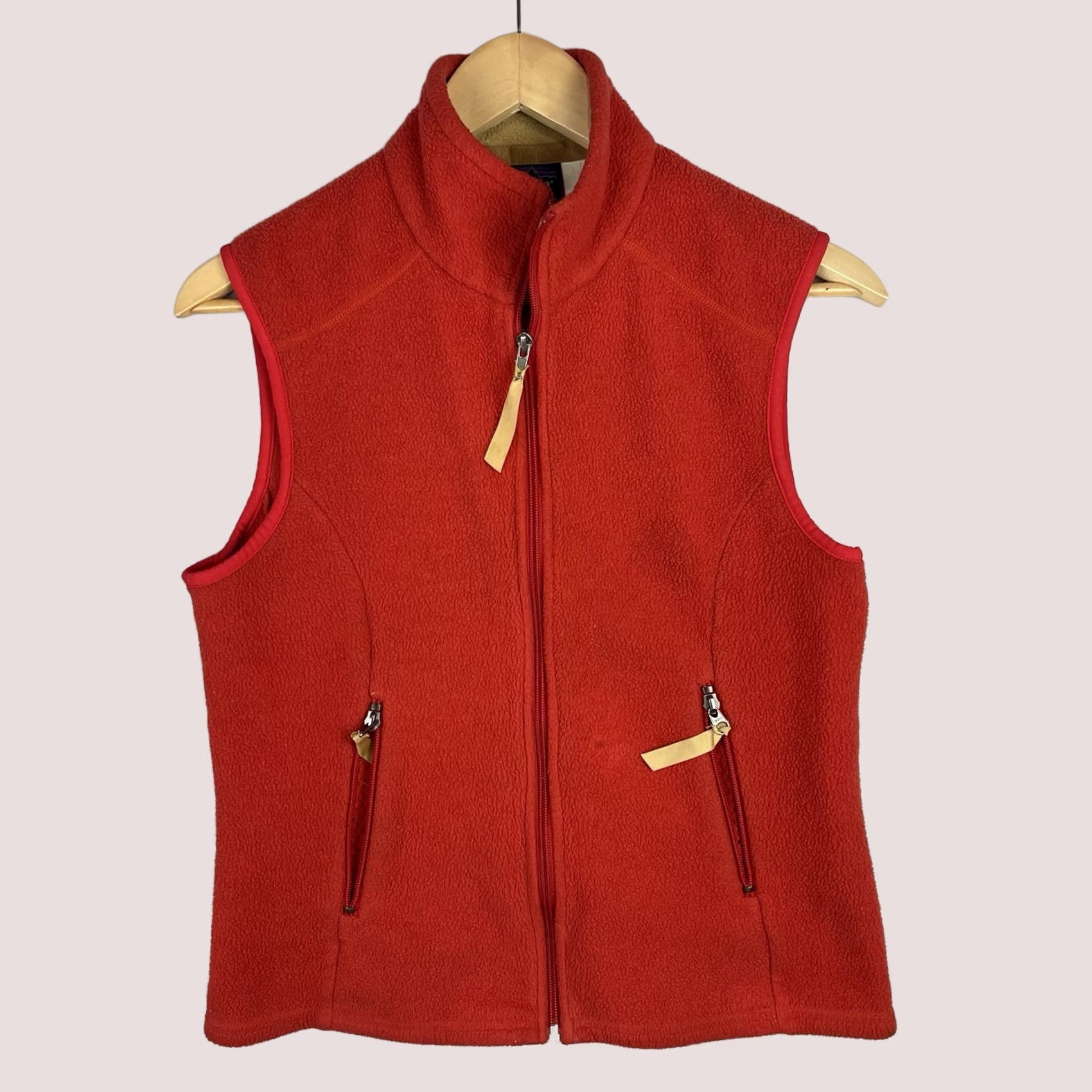 Patagonia VINTAGE Patagonia Synchilla Vest Womens Medium Red Full Zip Fleece Outdoors Size M / US 6-8 / IT 42-44 - 1 Thumbnail