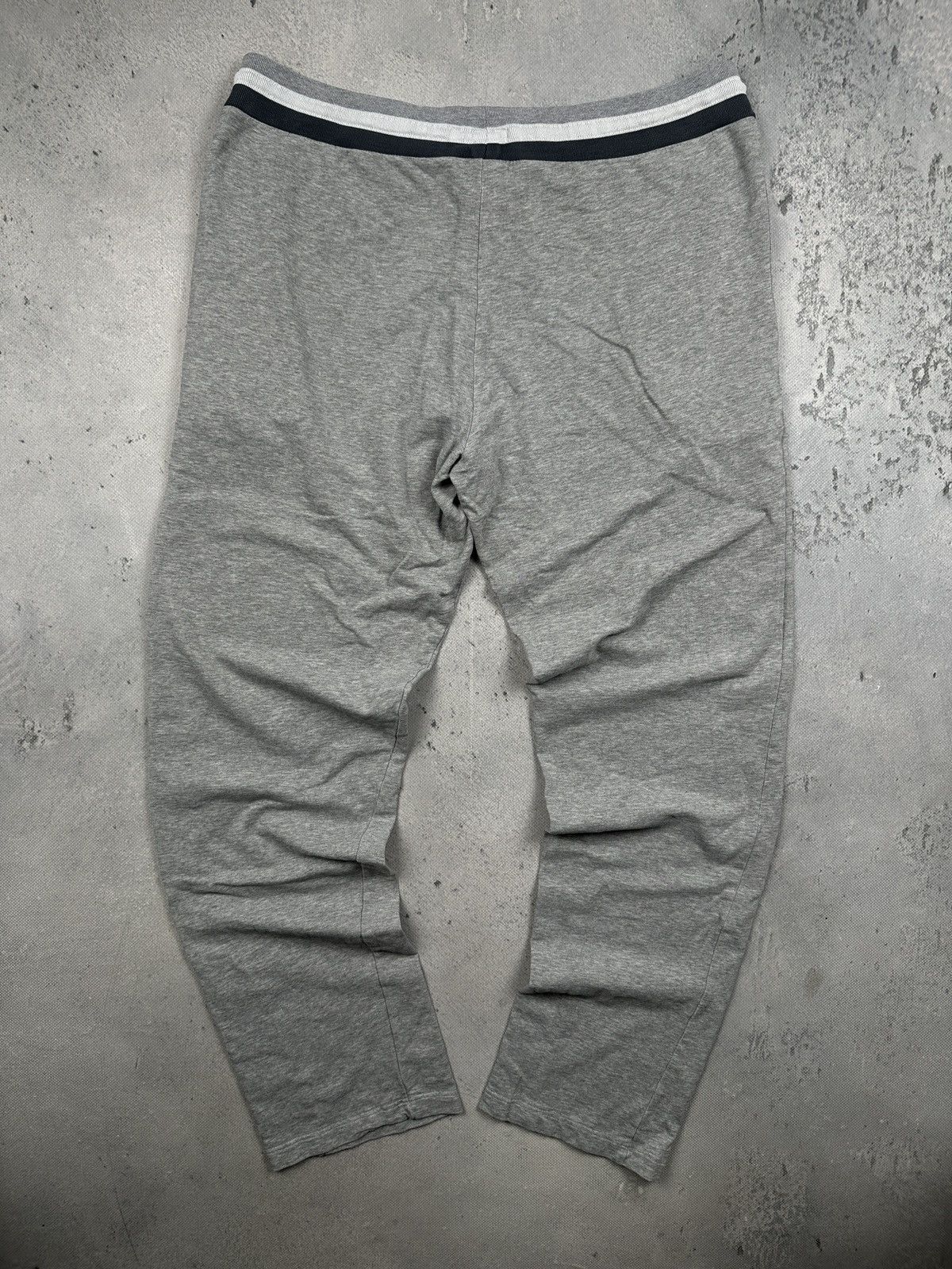 Ermenegildo Zegna Ermenegildo Zegna Luxury Sweatpants Grey Minimalist Lounge Size US 34 / EU 50 - 2 Thumbnail