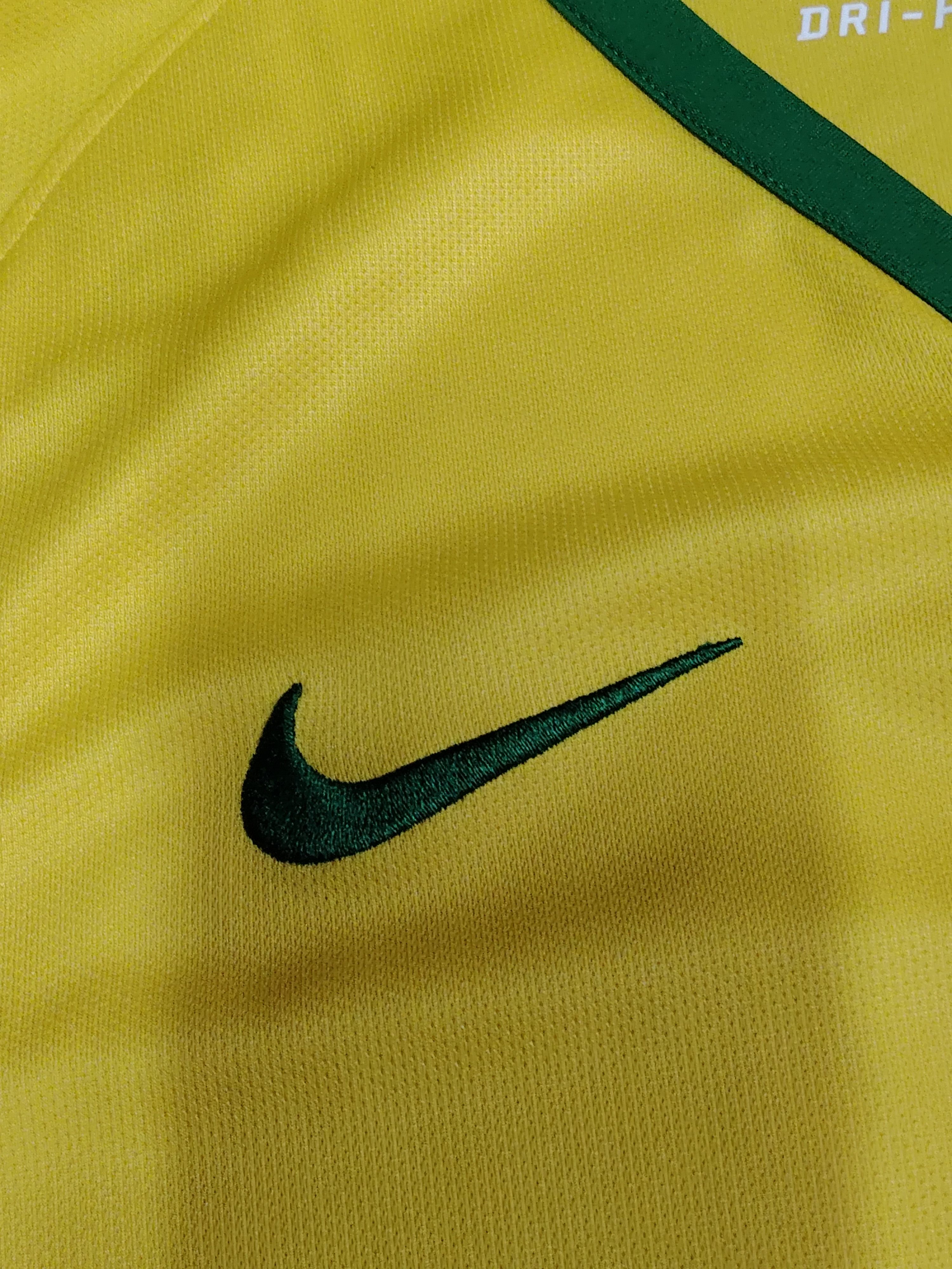 Vintage Brazil Home Football 2014/16 Made in Brazil Jersey Size US S / EU 44-46 / 1 - 5 Thumbnail