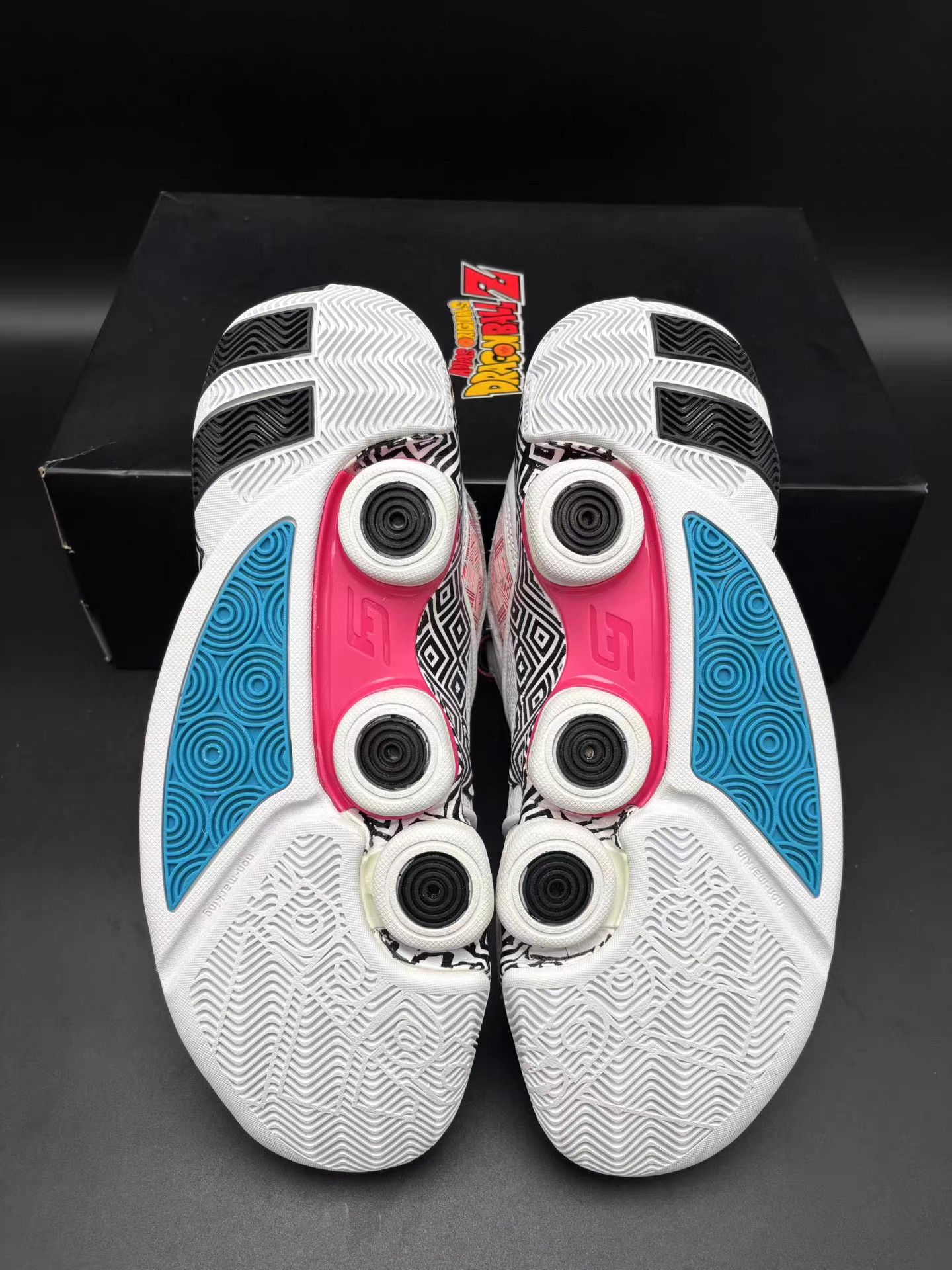 Adidas adidas Gil Restomod Undrcrwn Basketball K15 Size US 11 / EU 44 - 7 Thumbnail