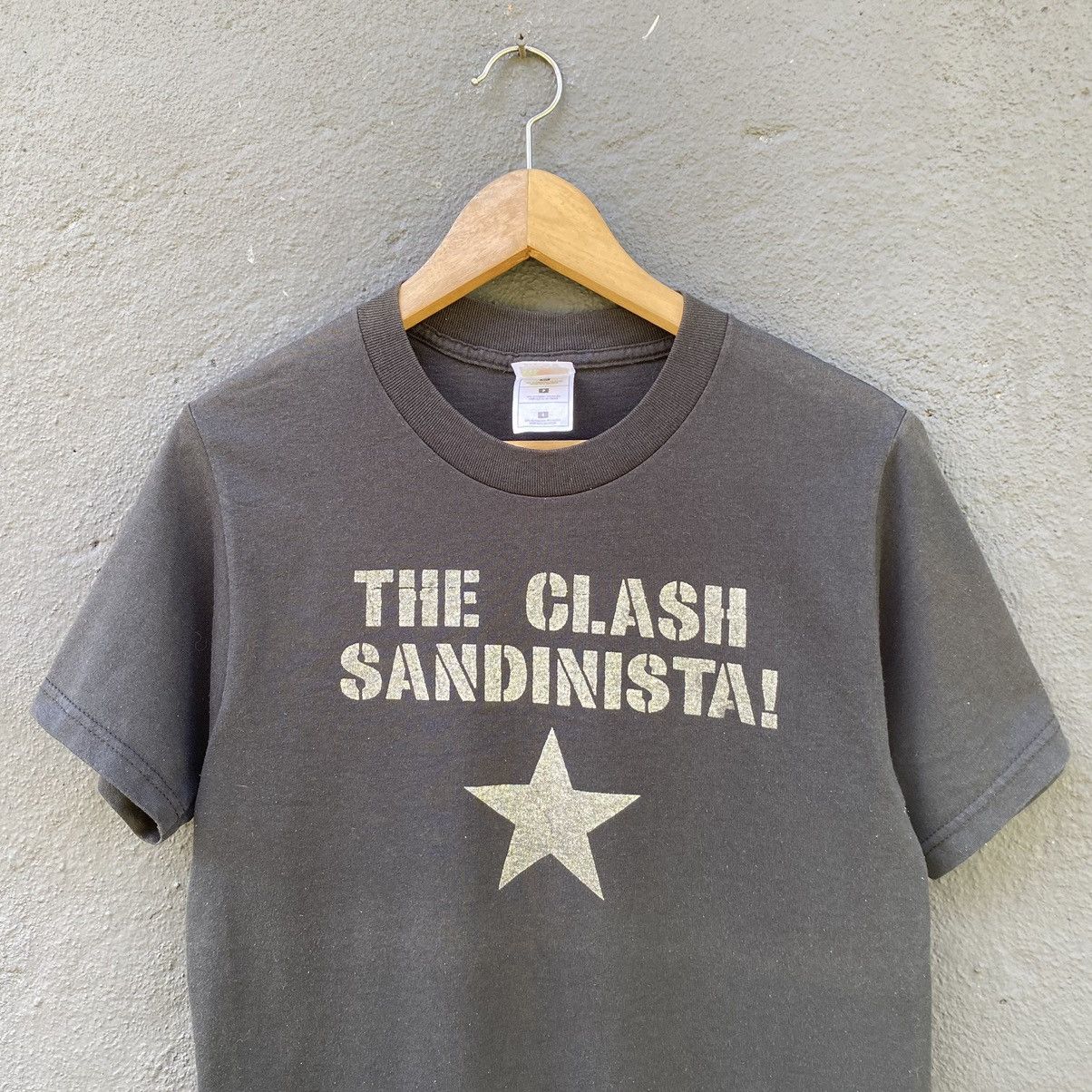 Band Tees Thrashed Vintage 90s The Clash Sandinista Band ERD GRUNGE T Size US S / EU 44-46 / 1 - 2 Thumbnail