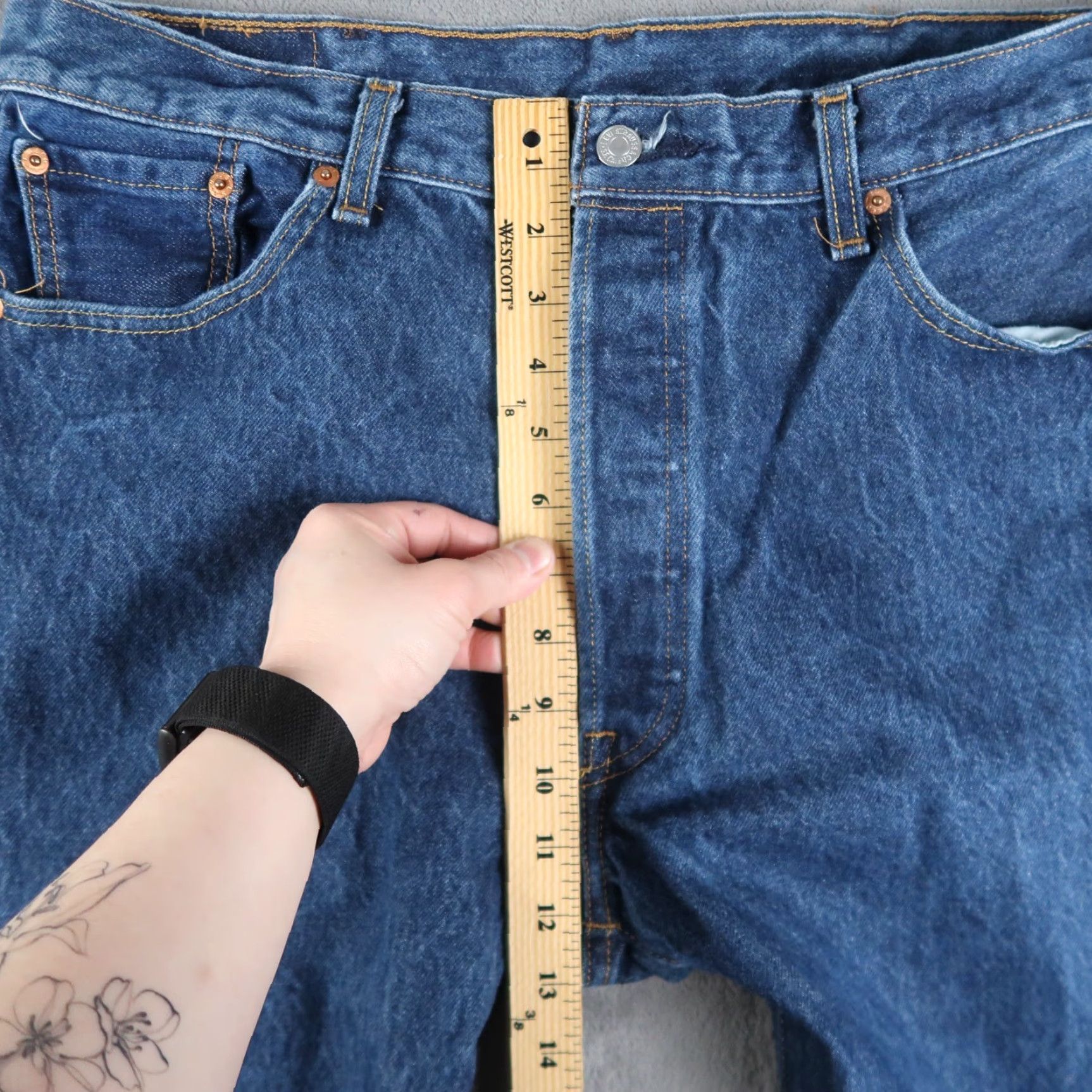 Levi's VINTAGE Levi's 501 Jeans Straight Denim Blue 501 Series 38x/38x36 Men Regular 5-Pocket Belt Loops Button Size US 38 / EU 54 - 6 Thumbnail