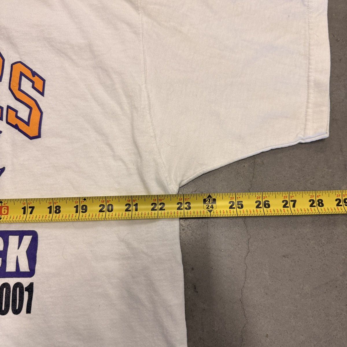 Vintage Vintage 2000s LA Lakers Back to Back Champions Tee Size US XL / EU 56 / 4 - 5 Thumbnail