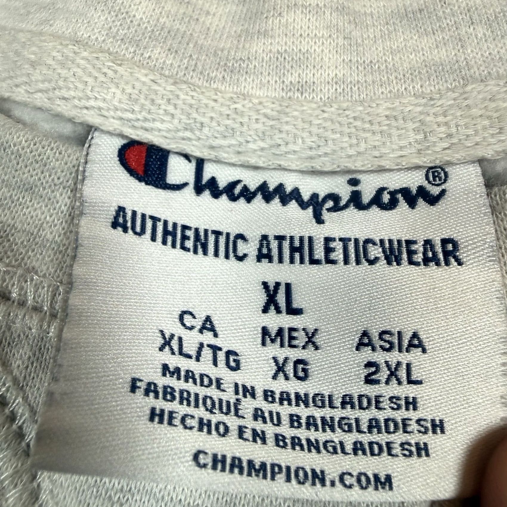 Champion VINTAGE Champion Sweatshirt Men XL Gray Crewneck Embroidered Wolverines Michigan Slimline? Size US XL / EU 56 / 4 - 5 Thumbnail